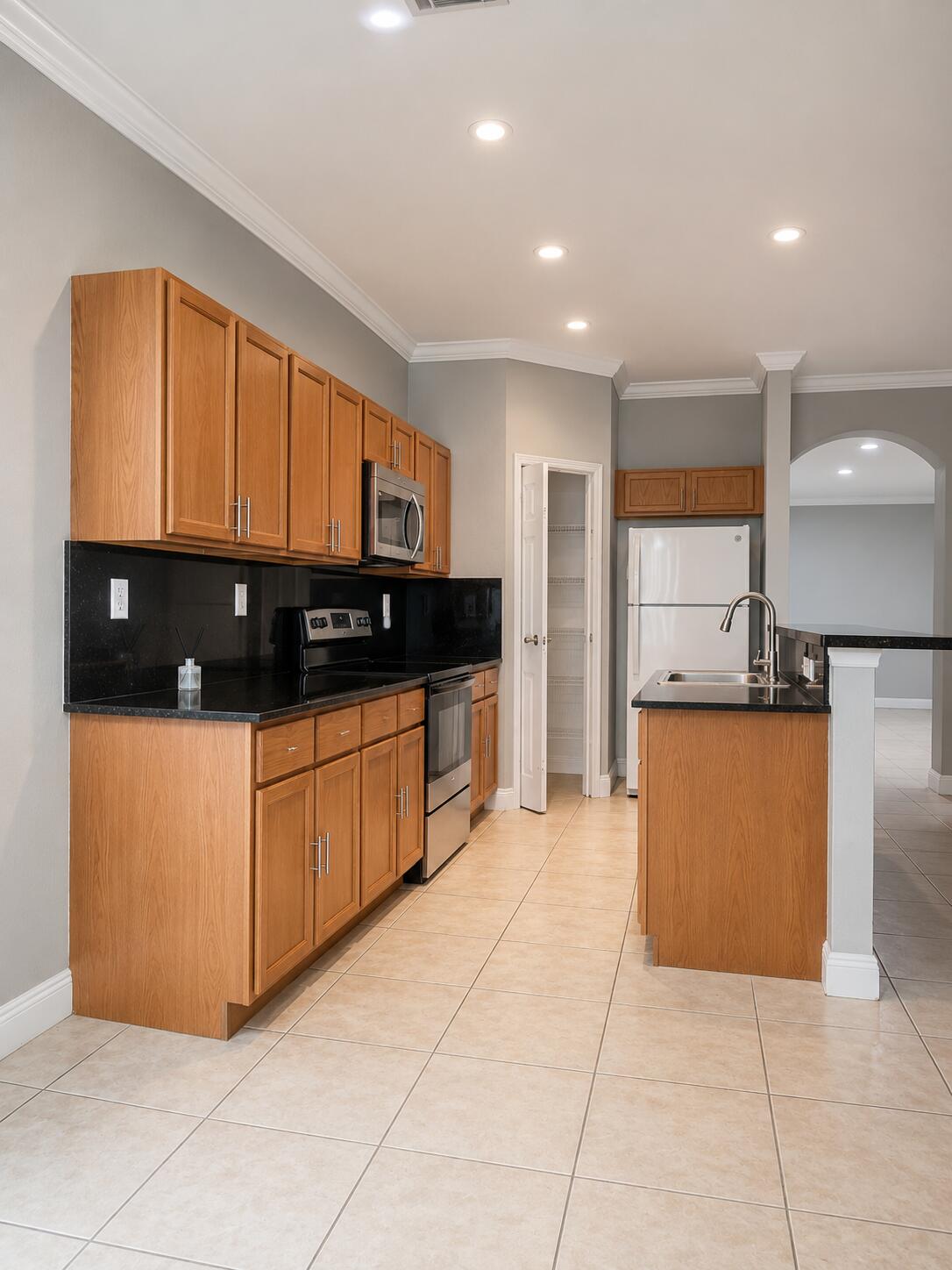 BANYAN BAY CONDO - Residential Lease