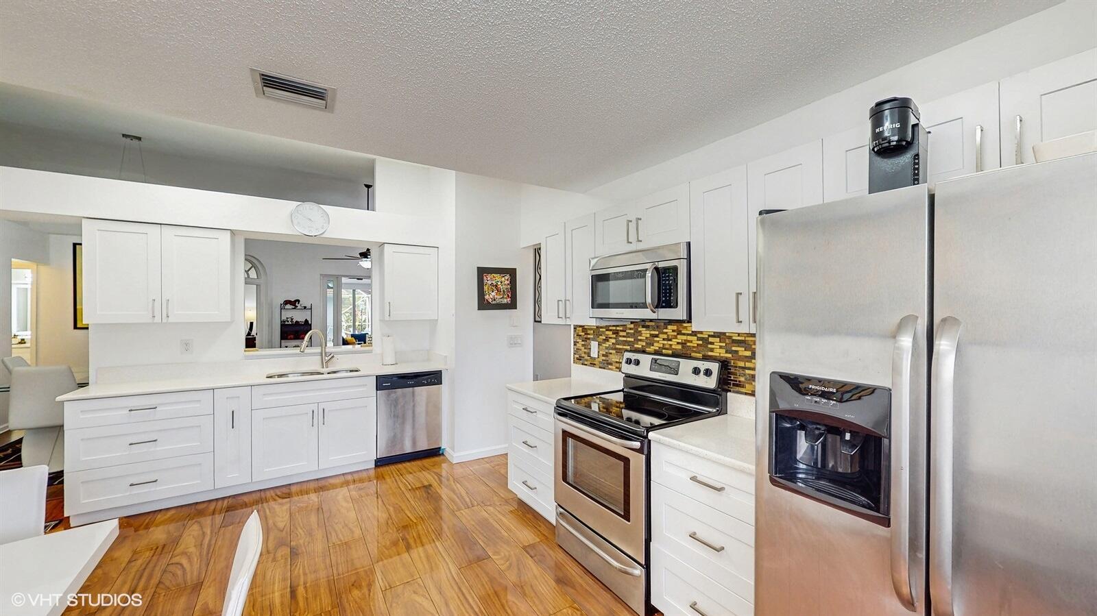 FAIRWAY COVE OF WELLINGTON - Residential