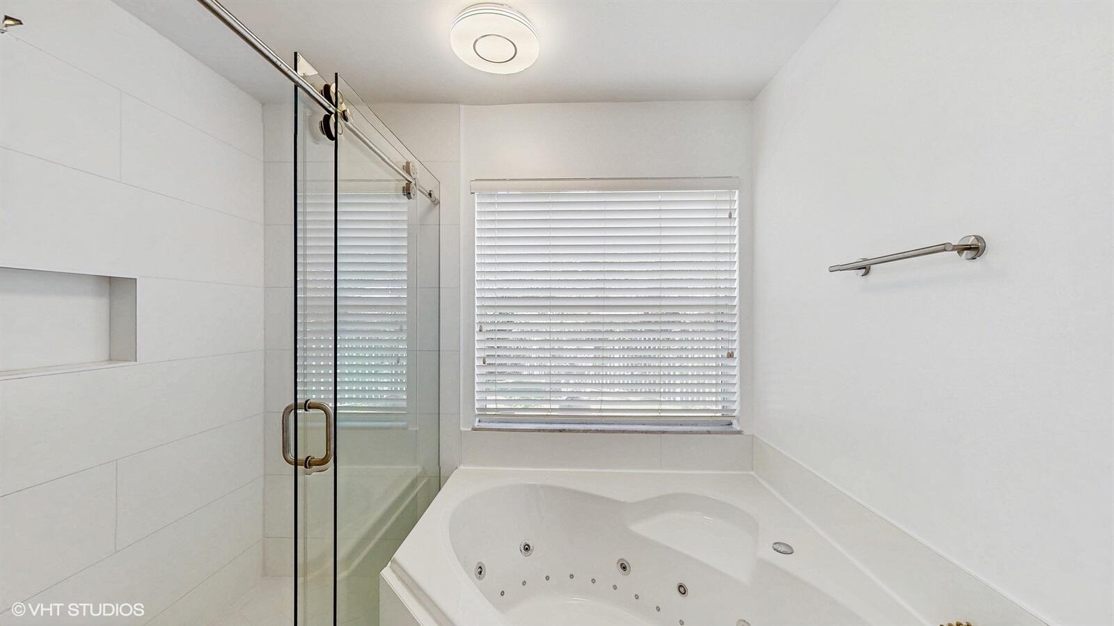FAIRWAY COVE OF WELLINGTON - Residential