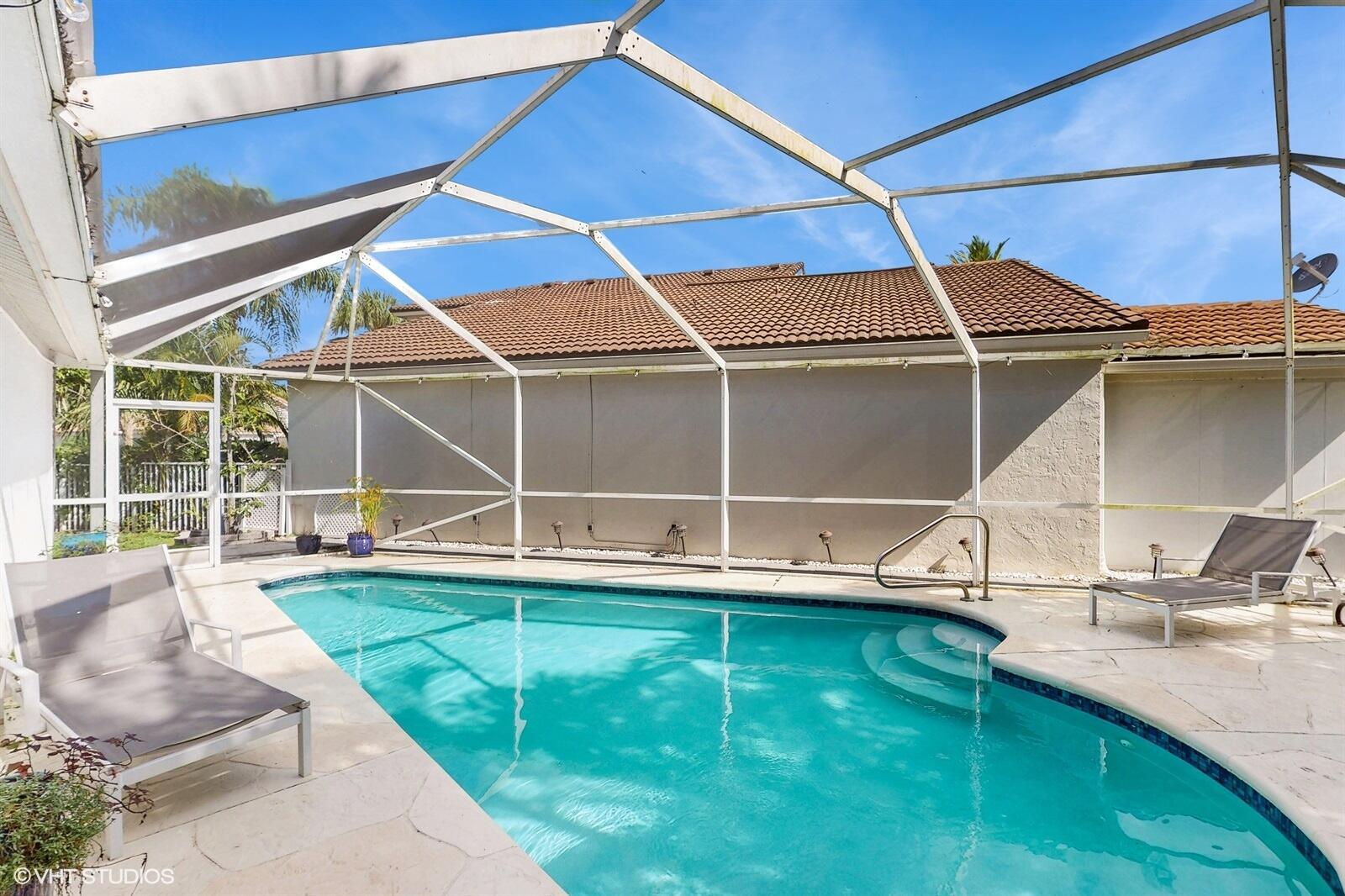 FAIRWAY COVE OF WELLINGTON - Residential
