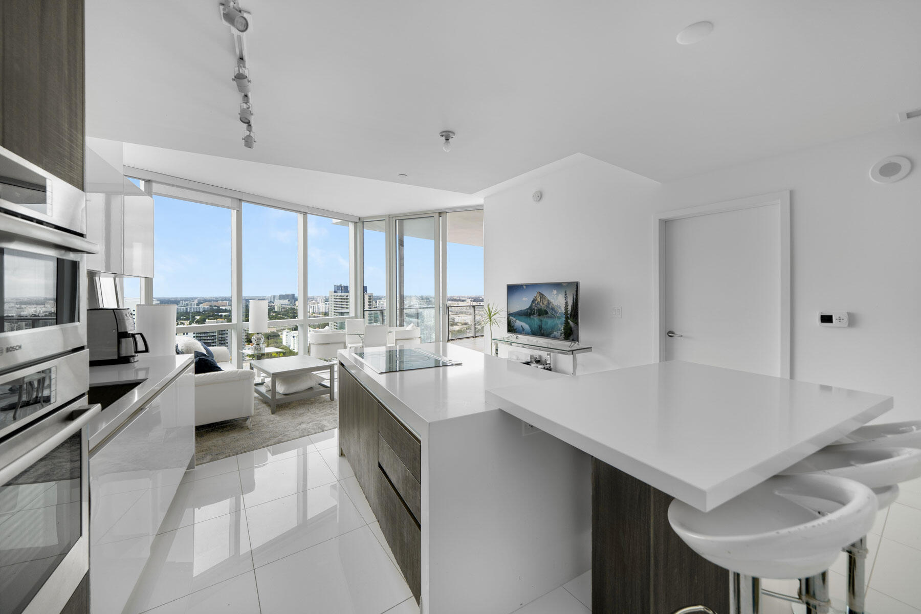 PARAMOUNT MIAMI WORLDCENTER CONDO - Residential