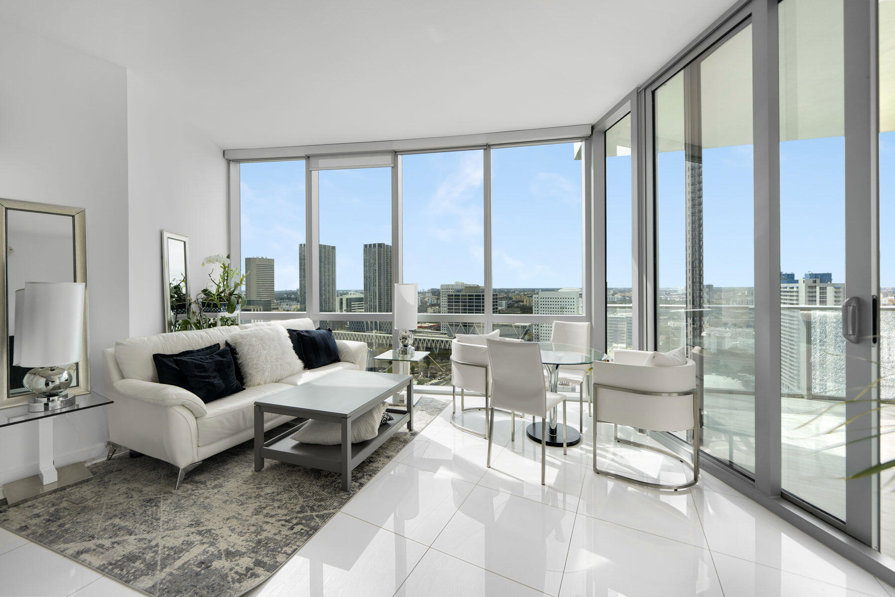 PARAMOUNT MIAMI WORLDCENTER CONDO - Residential