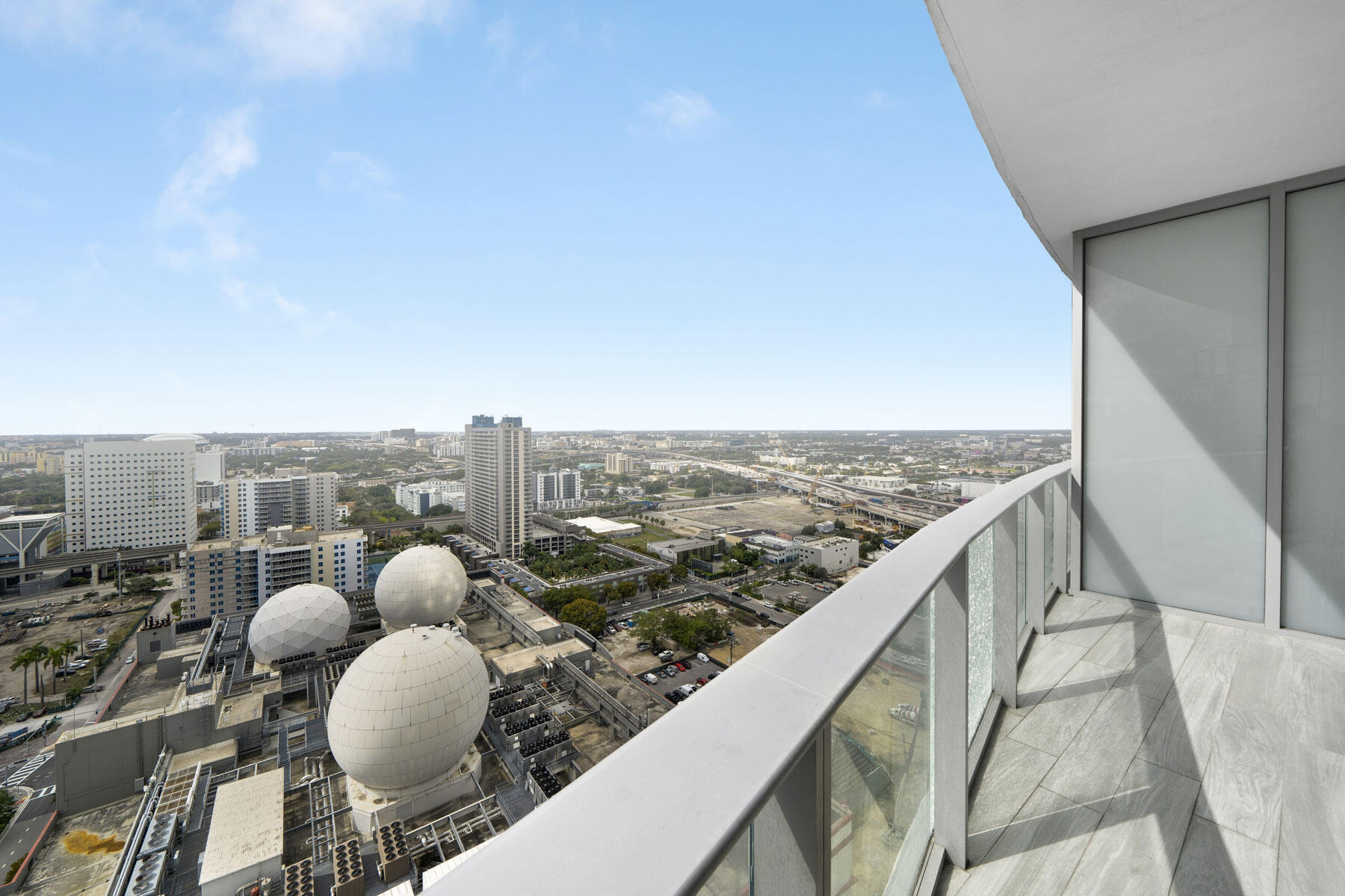 PARAMOUNT MIAMI WORLDCENTER CONDO - Residential