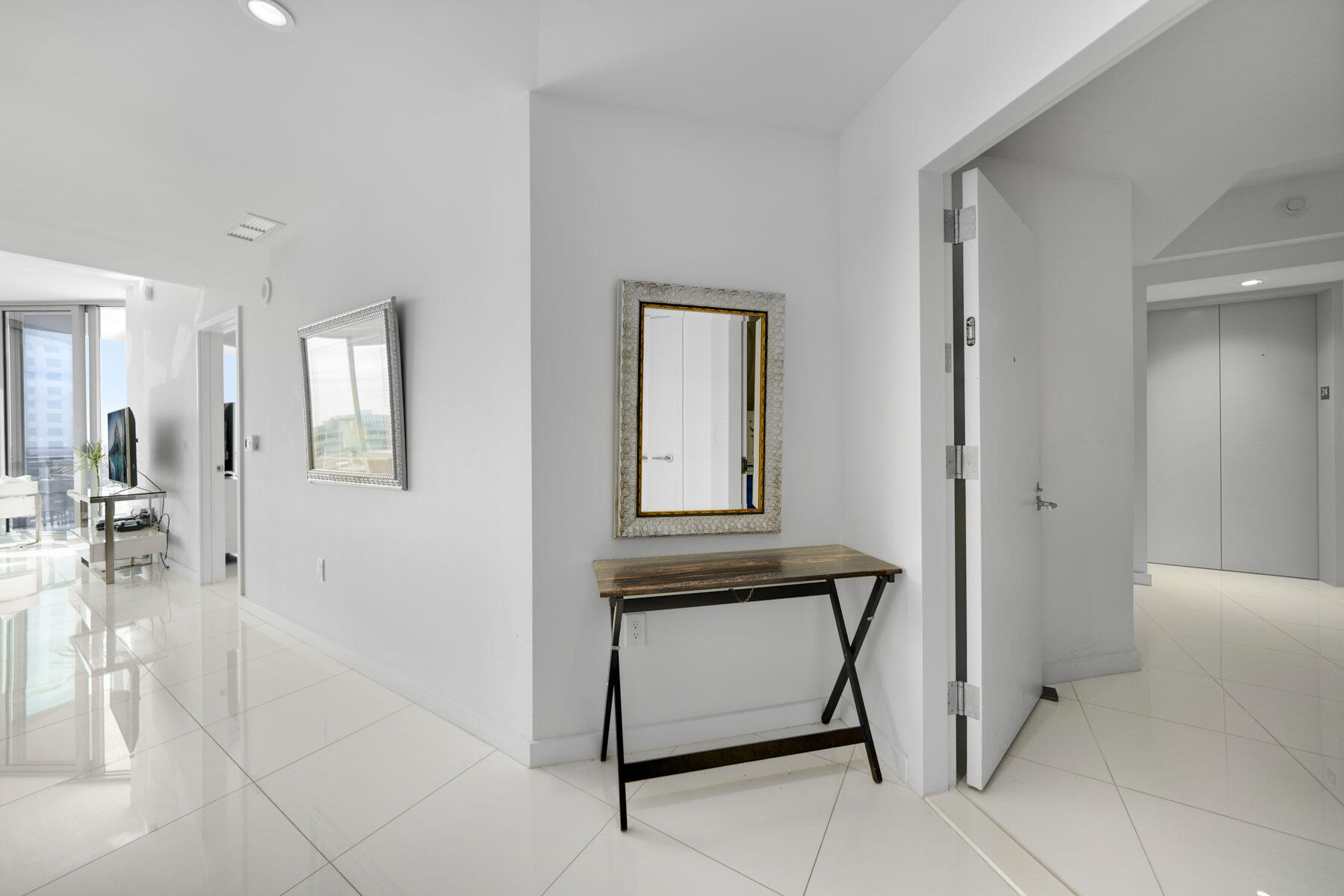 PARAMOUNT MIAMI WORLDCENTER CONDO - Residential
