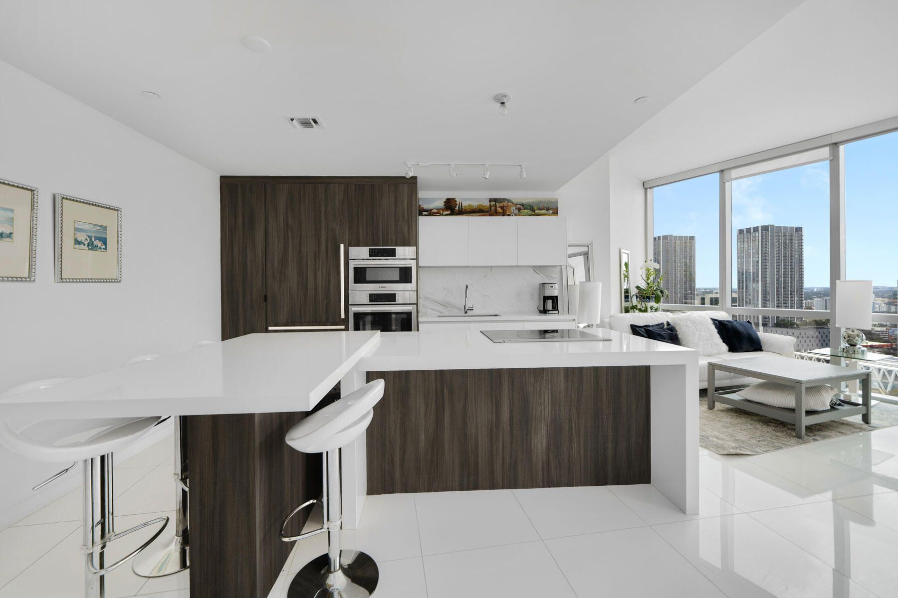 PARAMOUNT MIAMI WORLDCENTER CONDO - Residential