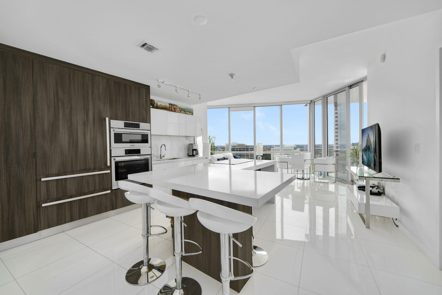 PARAMOUNT MIAMI WORLDCENTER CONDO - Residential