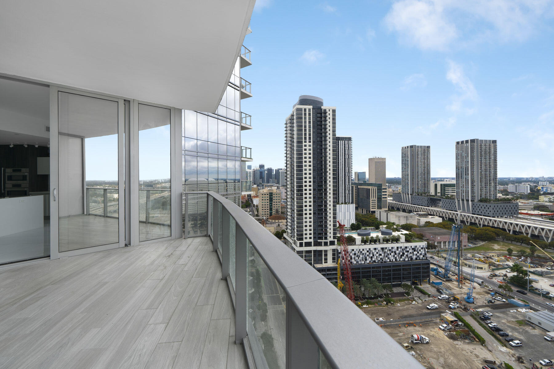 PARAMOUNT MIAMI WORLDCENTER CONDO - Residential