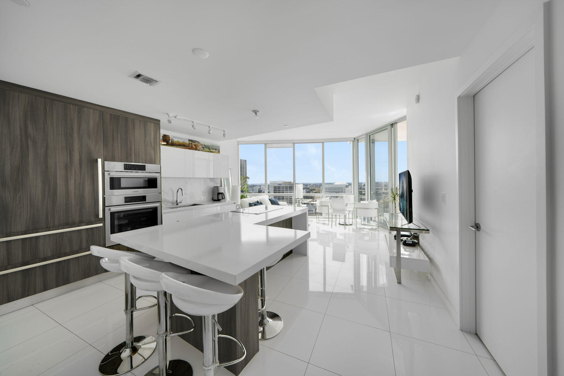 PARAMOUNT MIAMI WORLDCENTER CONDO - Residential