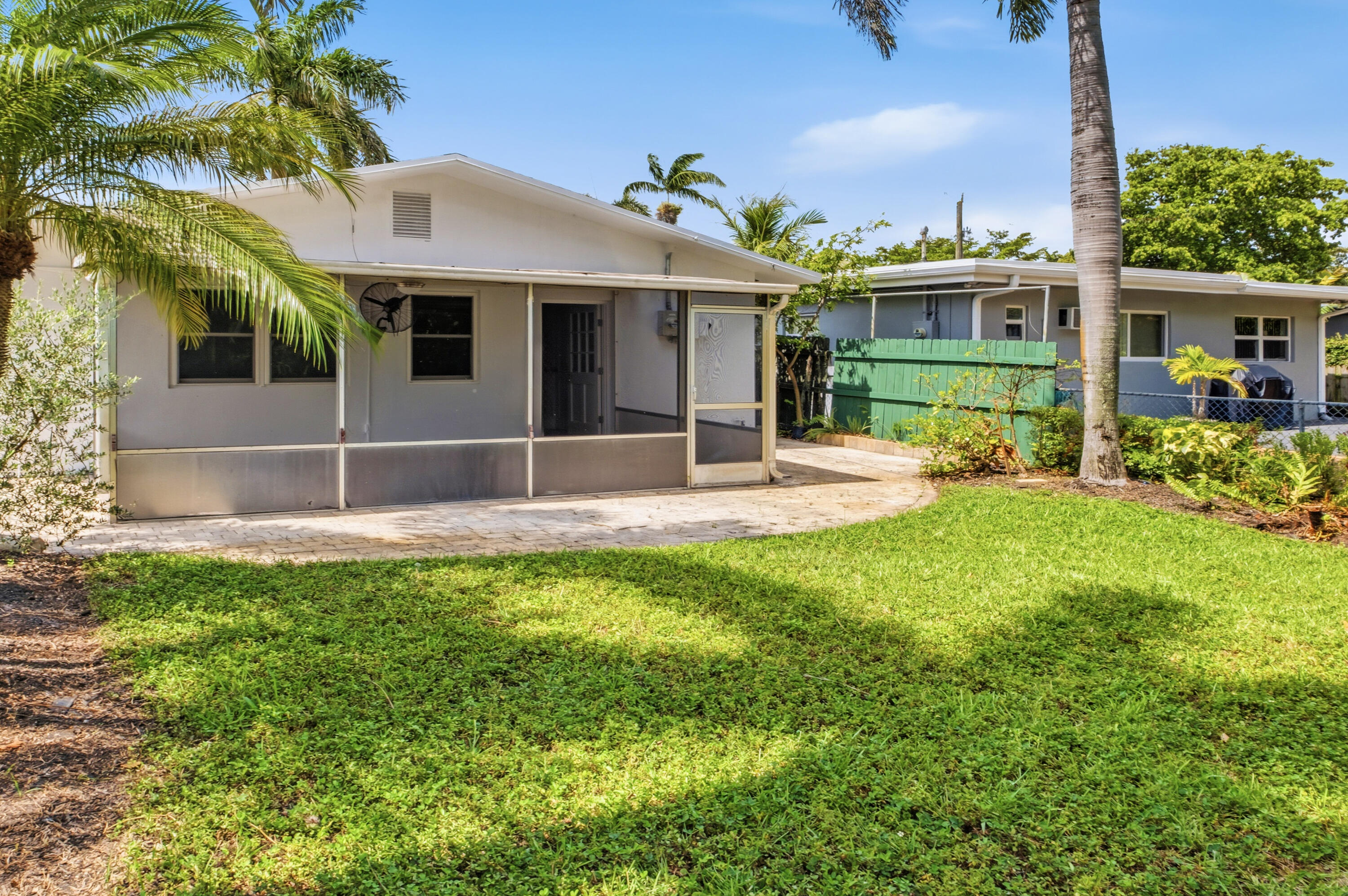 OAKLAND PARK SECOND ADD - Residential