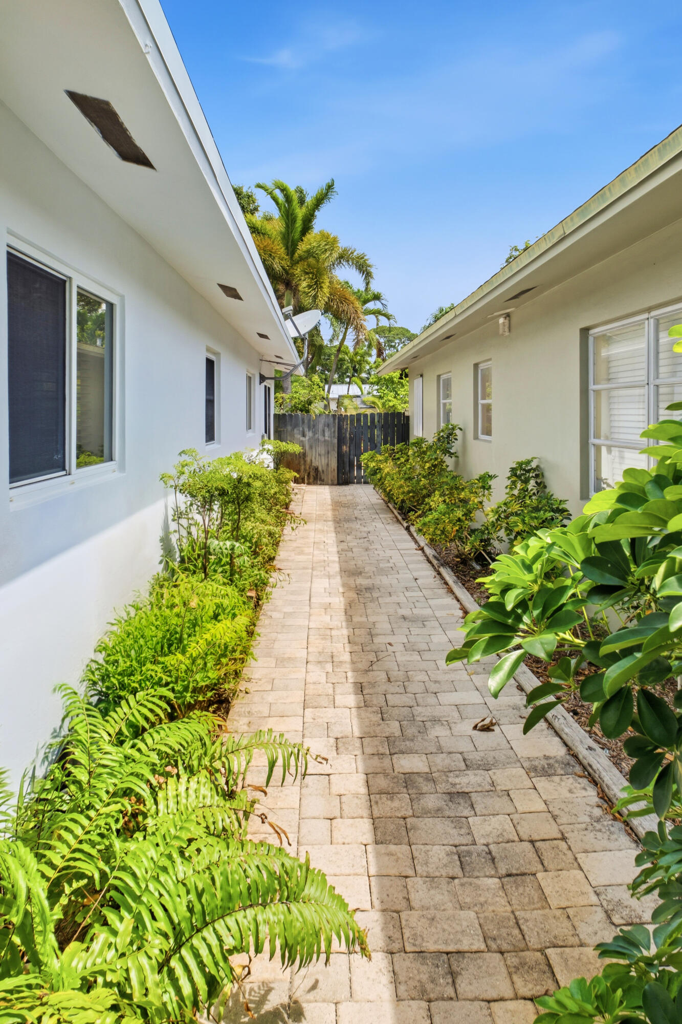 OAKLAND PARK SECOND ADD - Residential