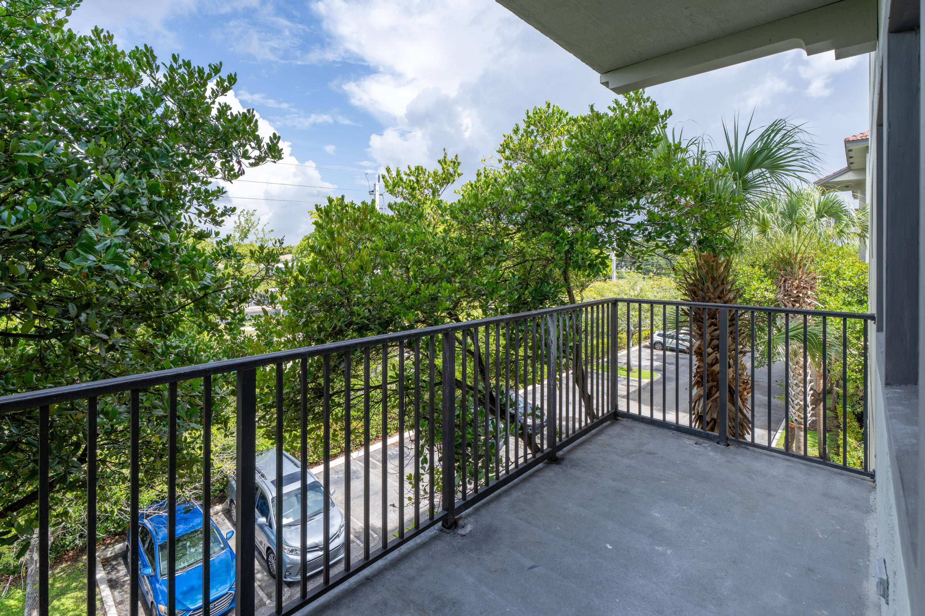 RIVERSIDE VILLAS AT - Residential