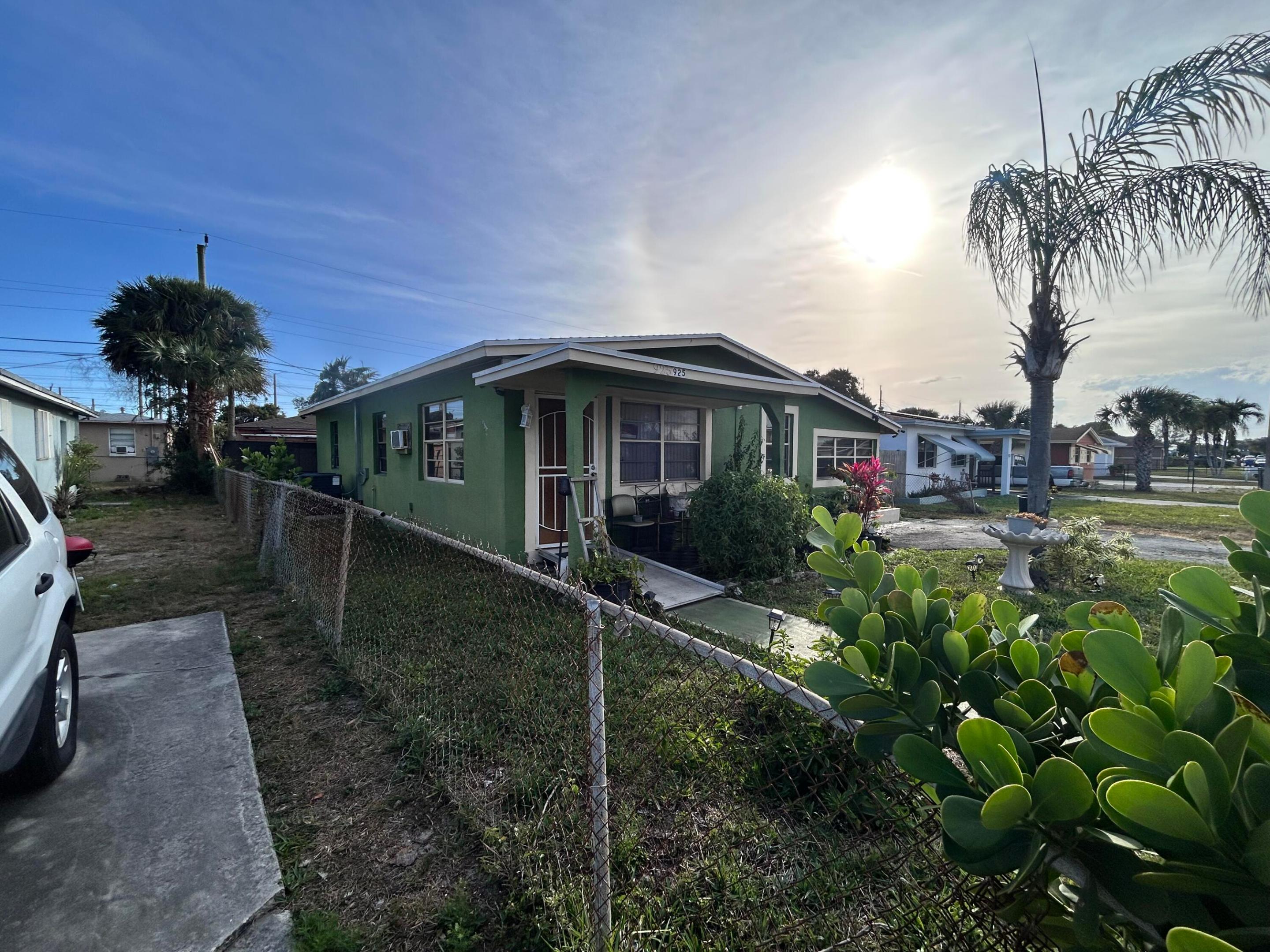 RIVIERA BEACH HEIGHTS ADD 5 - Residential