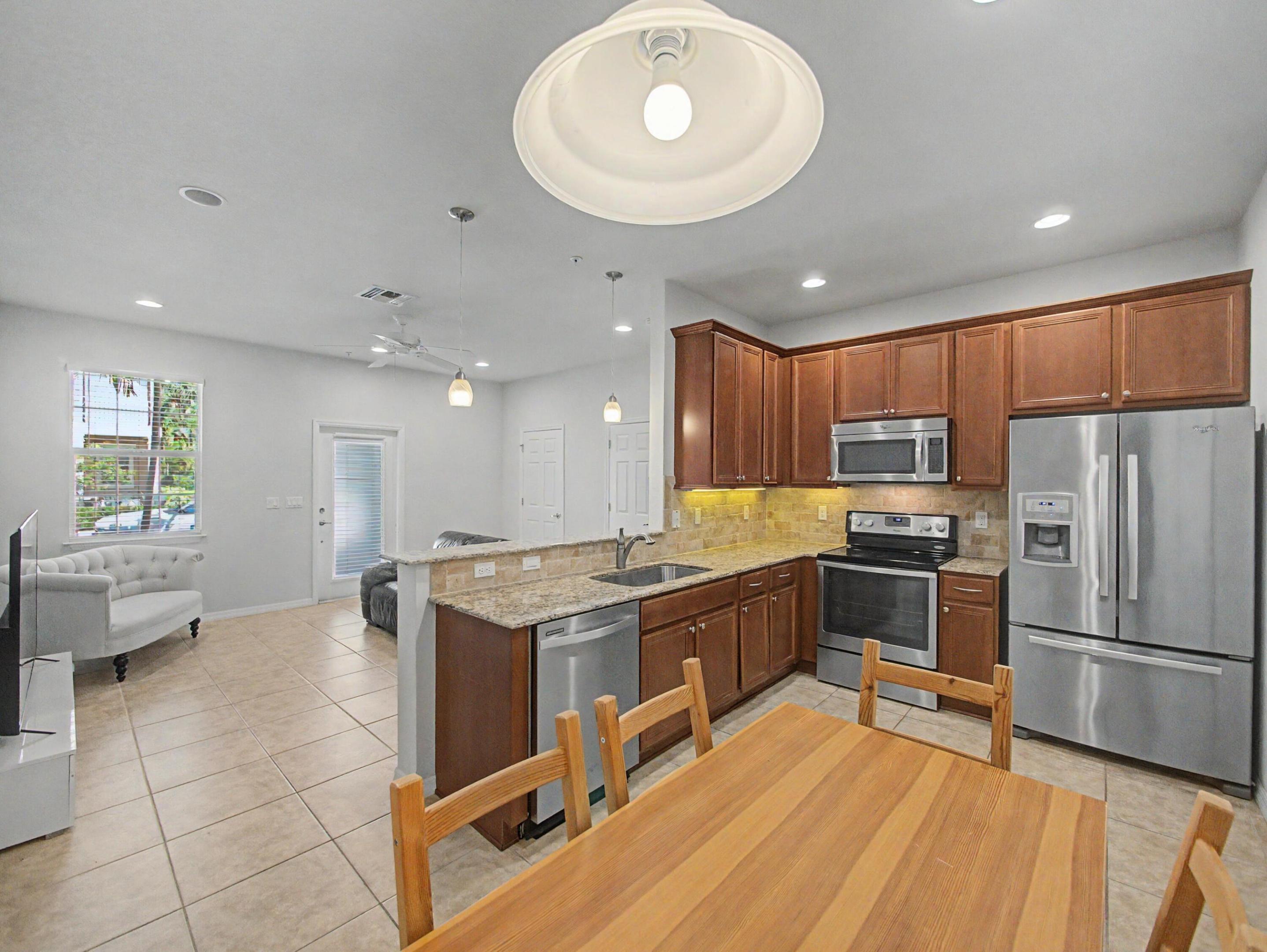 SANDPIPER COVE II AT BOTANICA CONDO - Residential