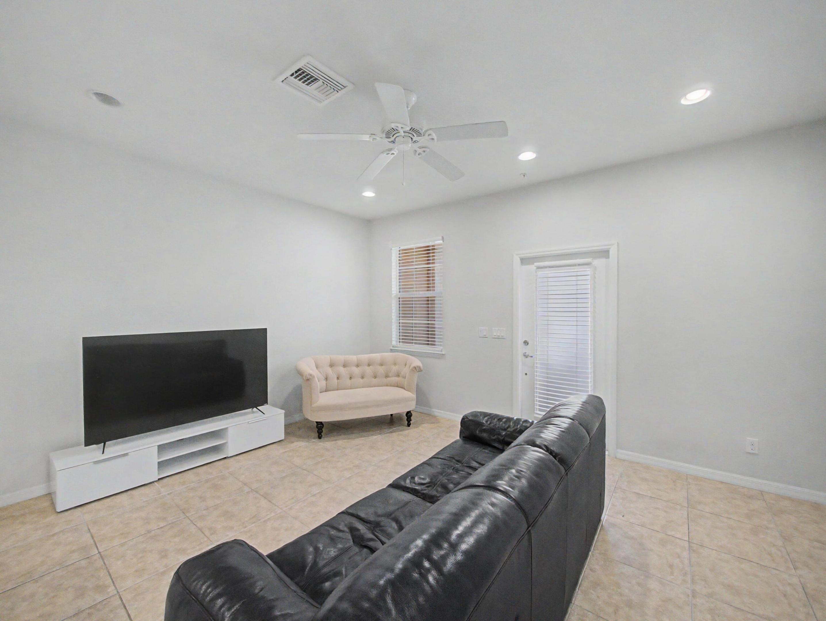 SANDPIPER COVE II AT BOTANICA CONDO - Residential