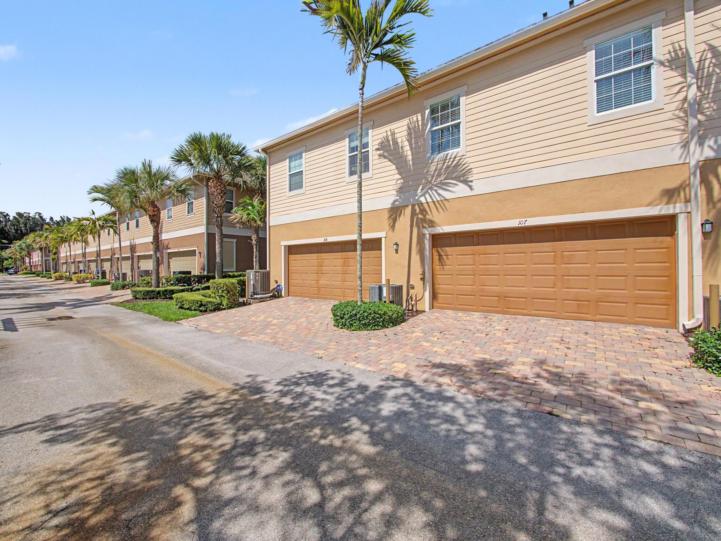 SANDPIPER COVE II AT BOTANICA CONDO - Residential