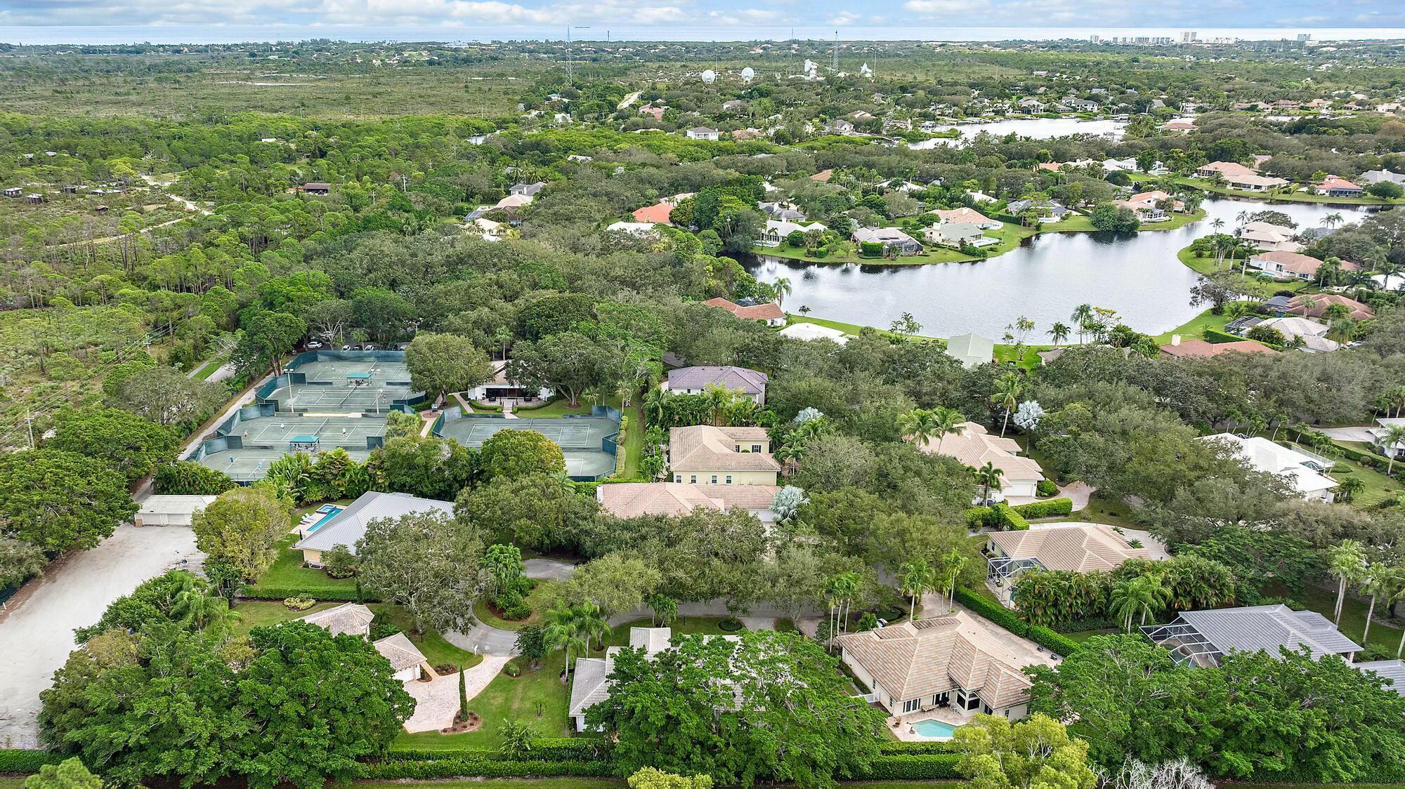 HERITAGE OAKS - Residential