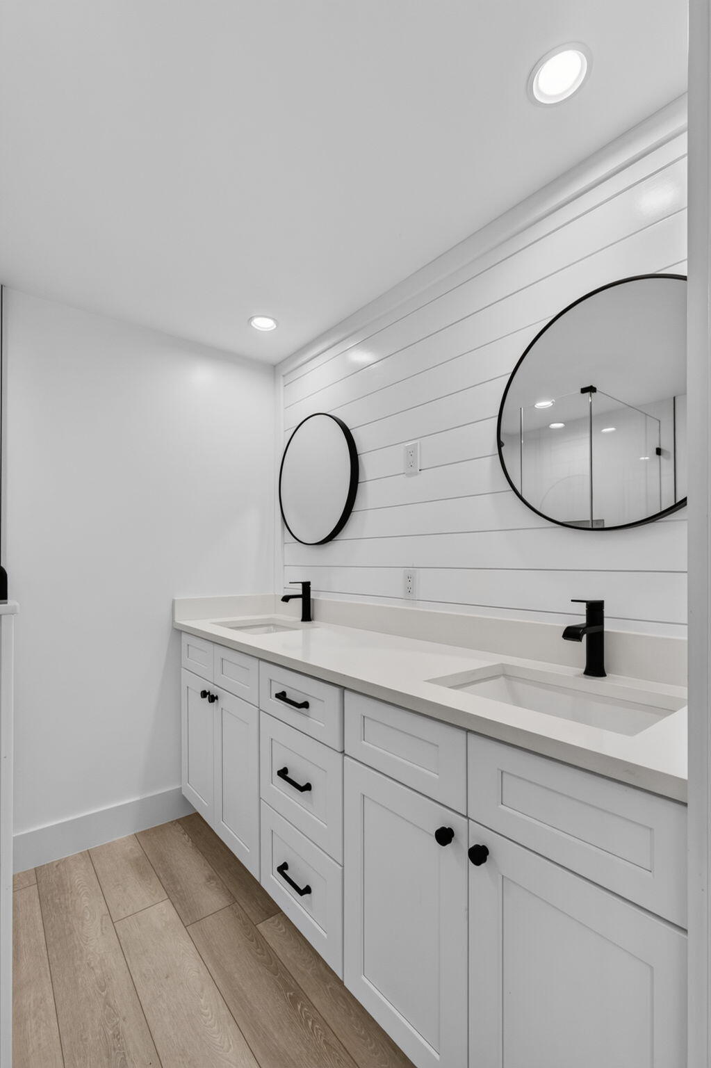 VILLAGE OF SANDALWOOD LAKES 1 - Residential Lease