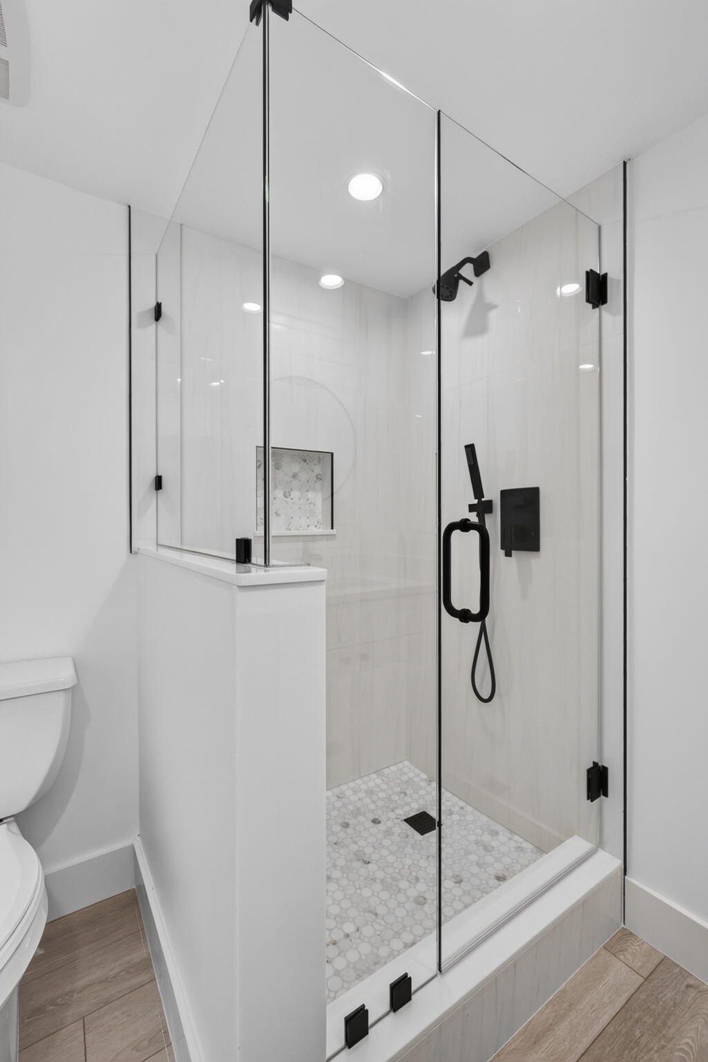 VILLAGE OF SANDALWOOD LAKES 1 - Residential Lease