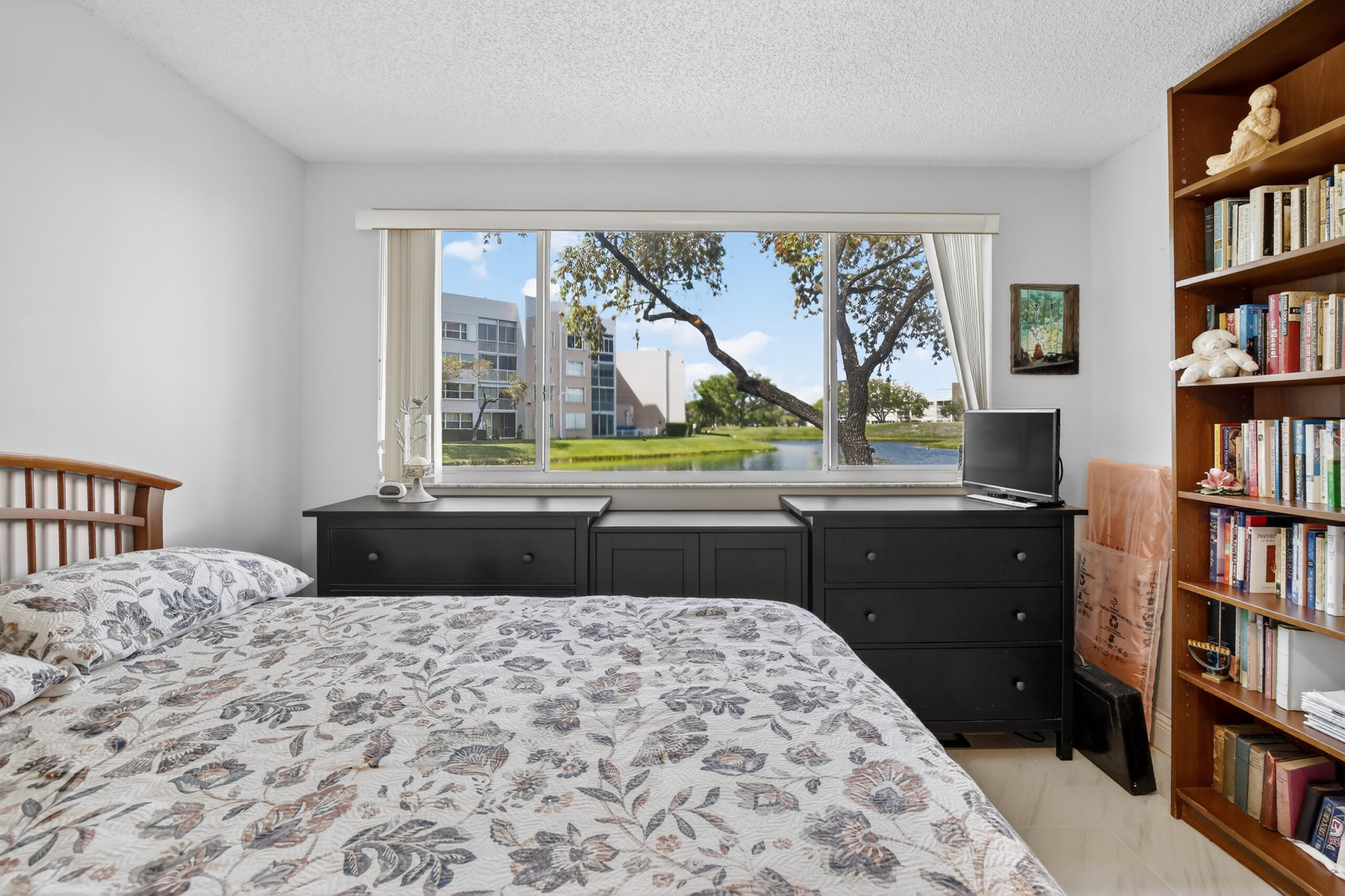 SUNRISE LAKES 197 CONDO - Residential
