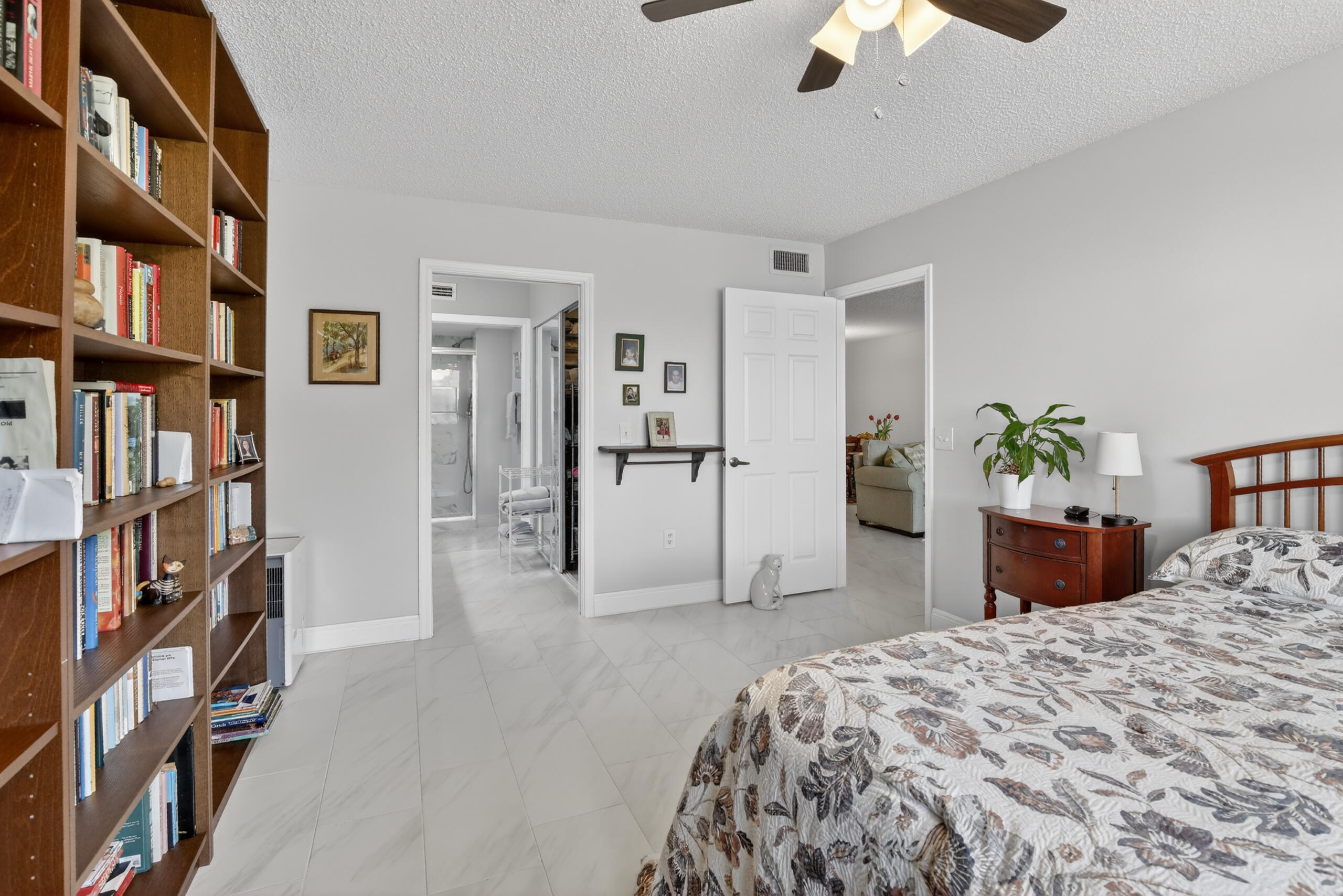 SUNRISE LAKES 197 CONDO - Residential