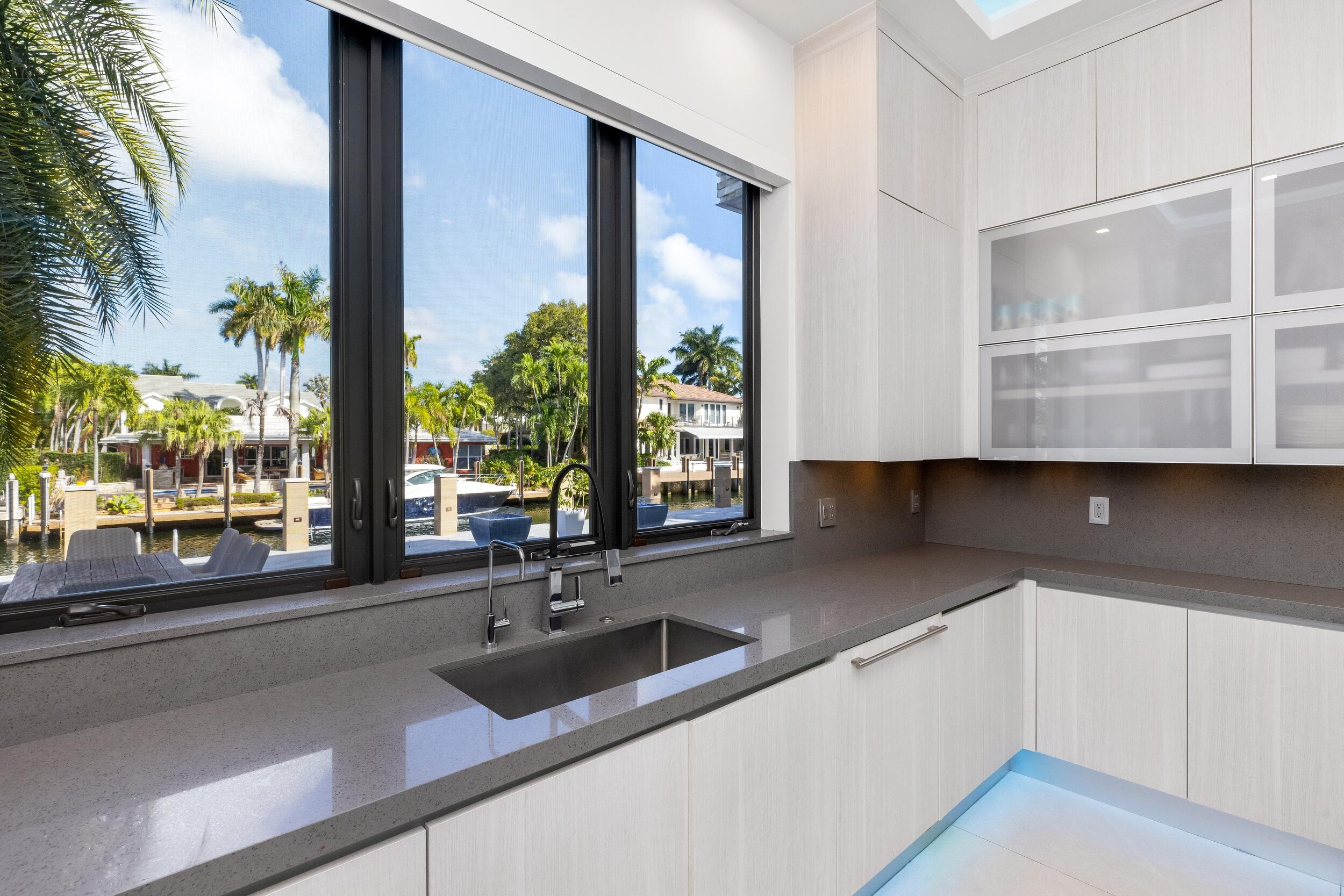 Venice 8-12 B - Residential