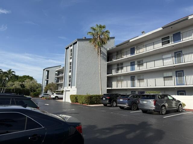 VILLAGES OF ORIOLE DEAUVILLE CONDO - Residential