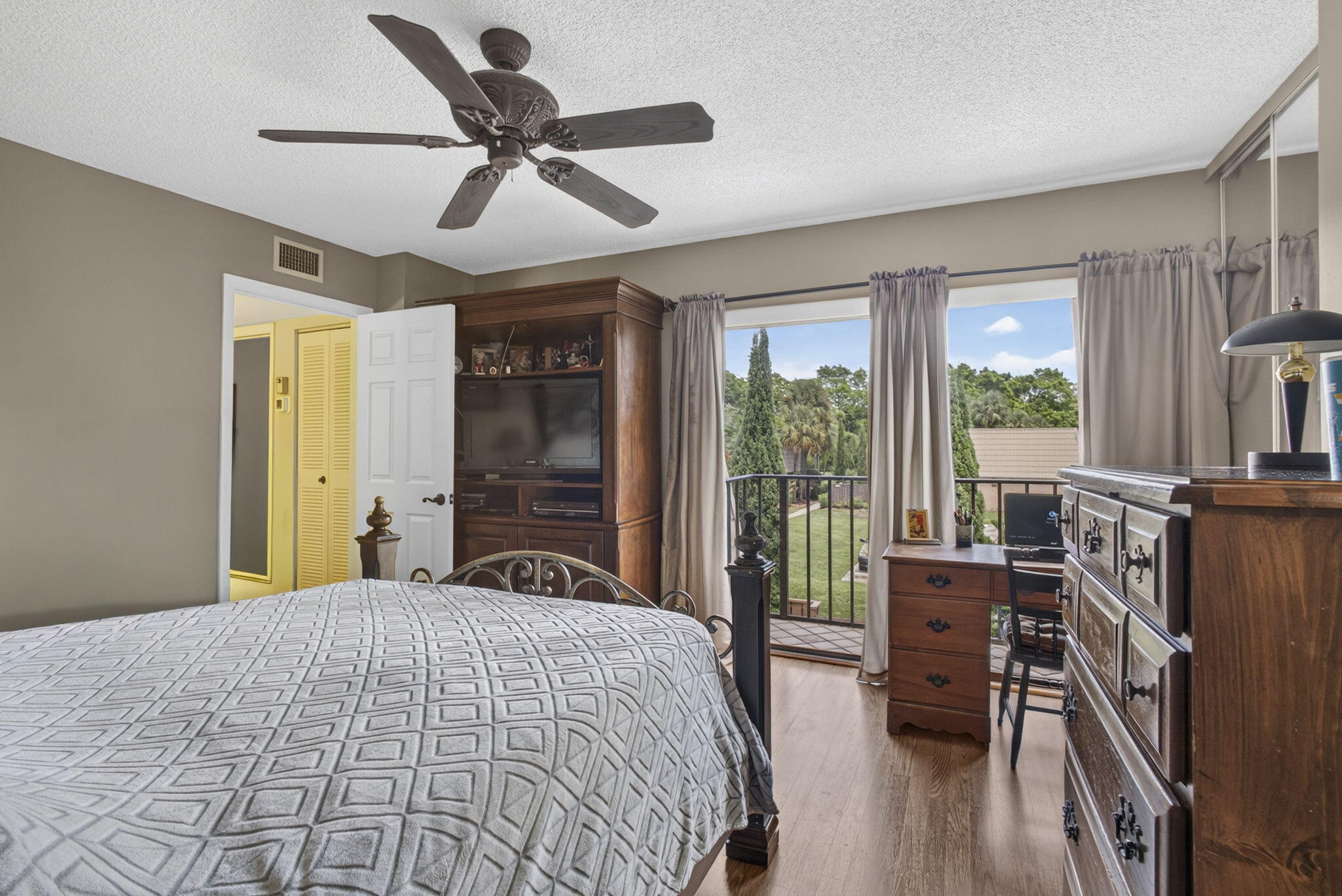 VILLAGE OF SANDALWOOD LAKES SOUTH - Residential