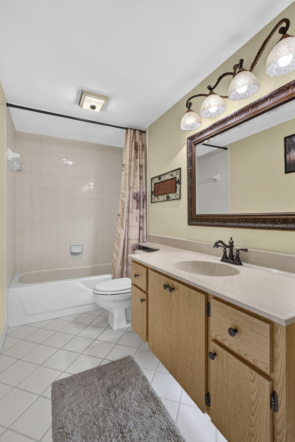 VILLAGE OF SANDALWOOD LAKES SOUTH - Residential