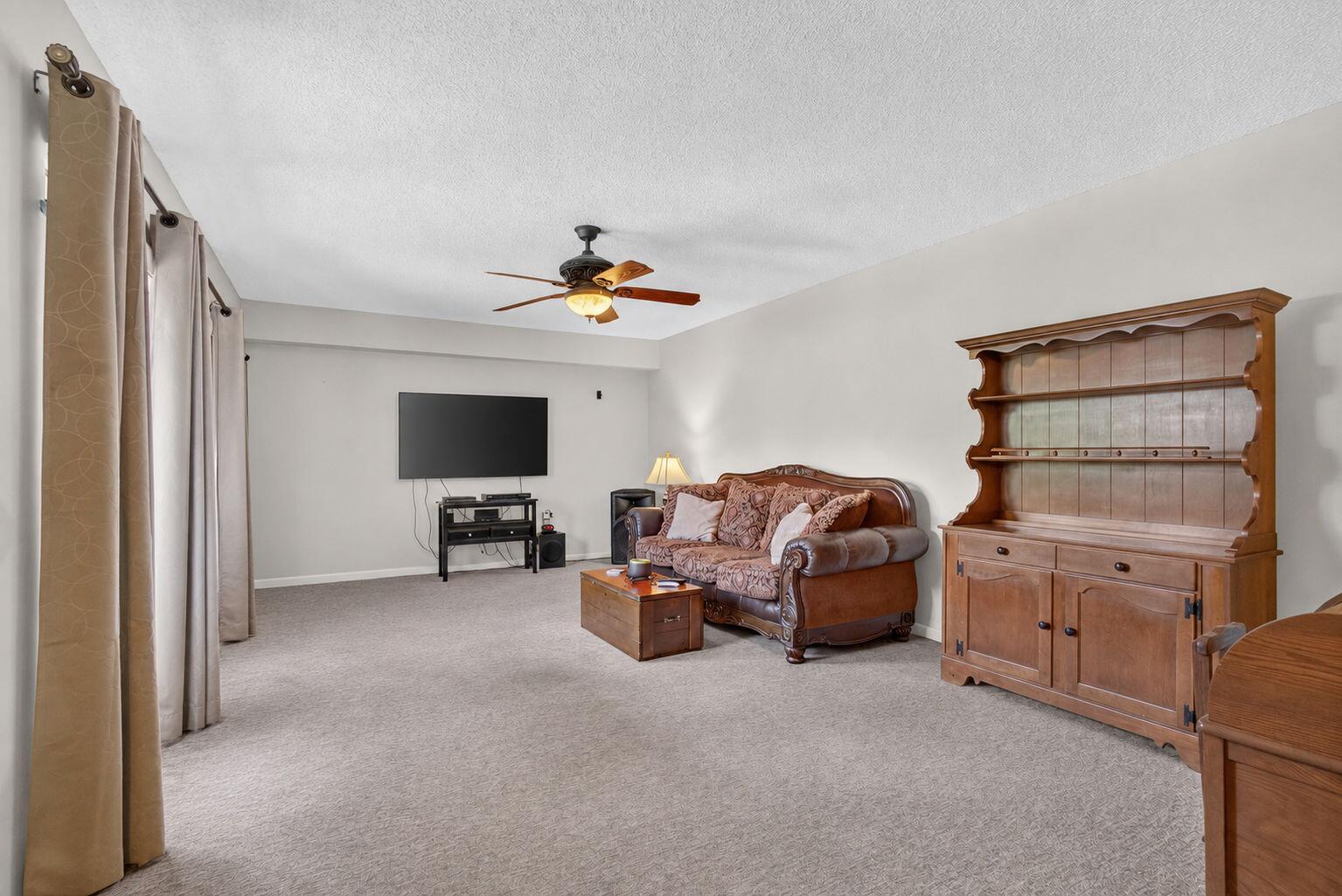 VILLAGE OF SANDALWOOD LAKES SOUTH - Residential