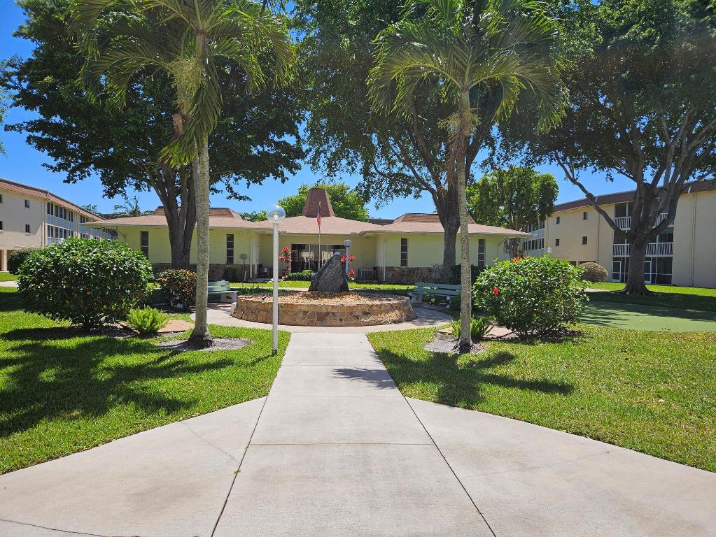 WELLCOME TO YOUR NEW HOME IN PALMS SPRINGS, LOCATED WITHIN IN VIBRANT COMMUNITY 55+, CONVENIENT LOCATION. 1/1 VERY CLEAN AND WELL-KEPT APT. ELEVATOR, LAUNDRY IN THE SAME FLOOR, READY TO MOVE IN, HAS A NICE CLUB HOUSE WITH POOL, GIMM, BILLAR TABLE, SAUNA, LIBRARY, 10 MINUTES FROM THE AIRPORT, 20 MINUTS TO THE BEACH, CLOSE TO MAIN SHOPPING CENTERS, OUTLETS SHOPPING MALL, LIBRARY, SUPERMARKETS, RESTAURANTS. ENJOING YOUR MORNING COFFE ON THE PRIVATE BALCONY.