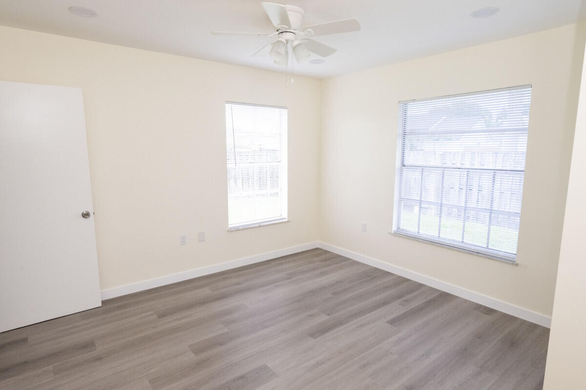 SUNRISE GOLF VLG SEC 24 - Residential Lease