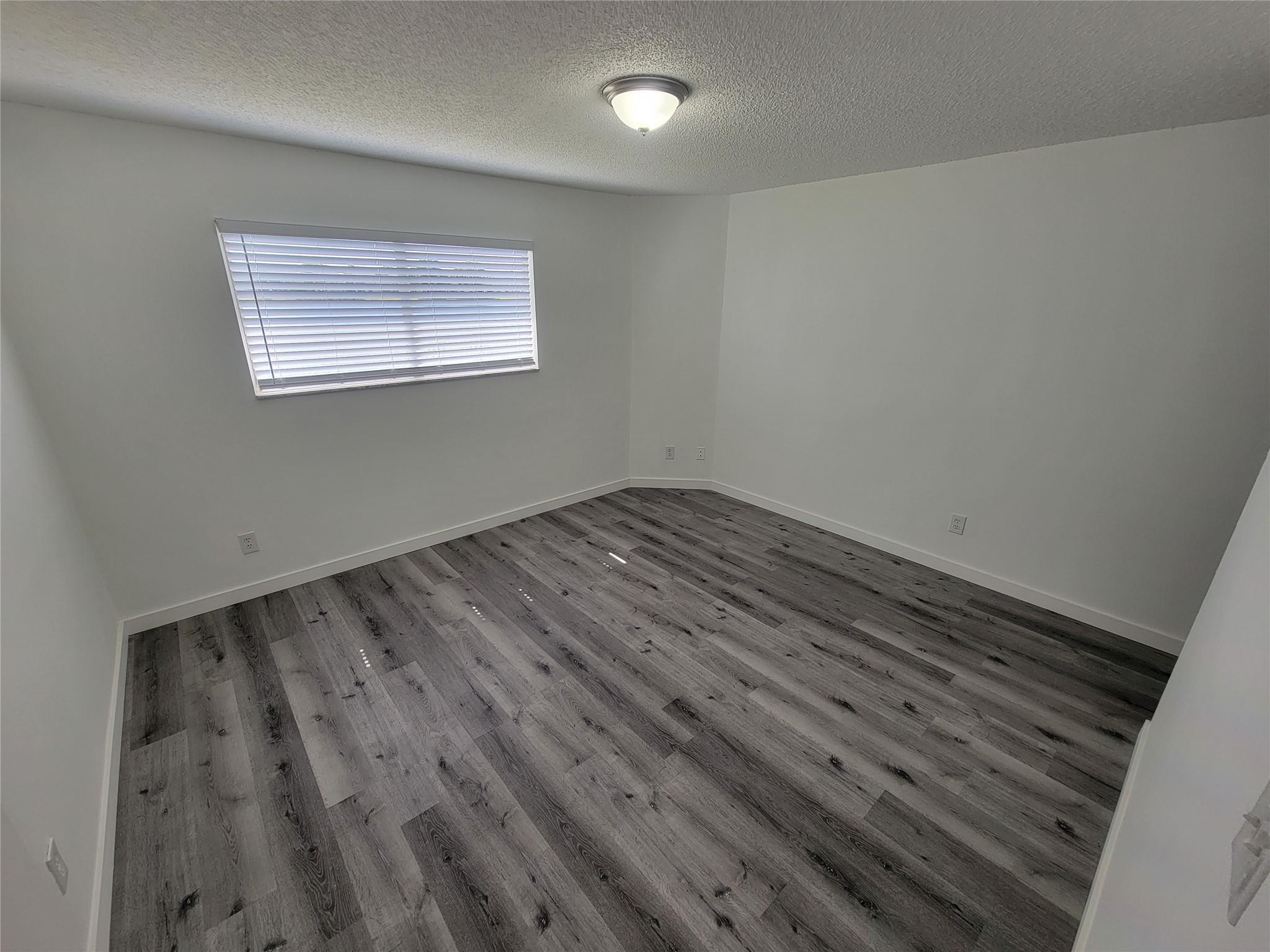 SUMMER LAKE - Residential Lease