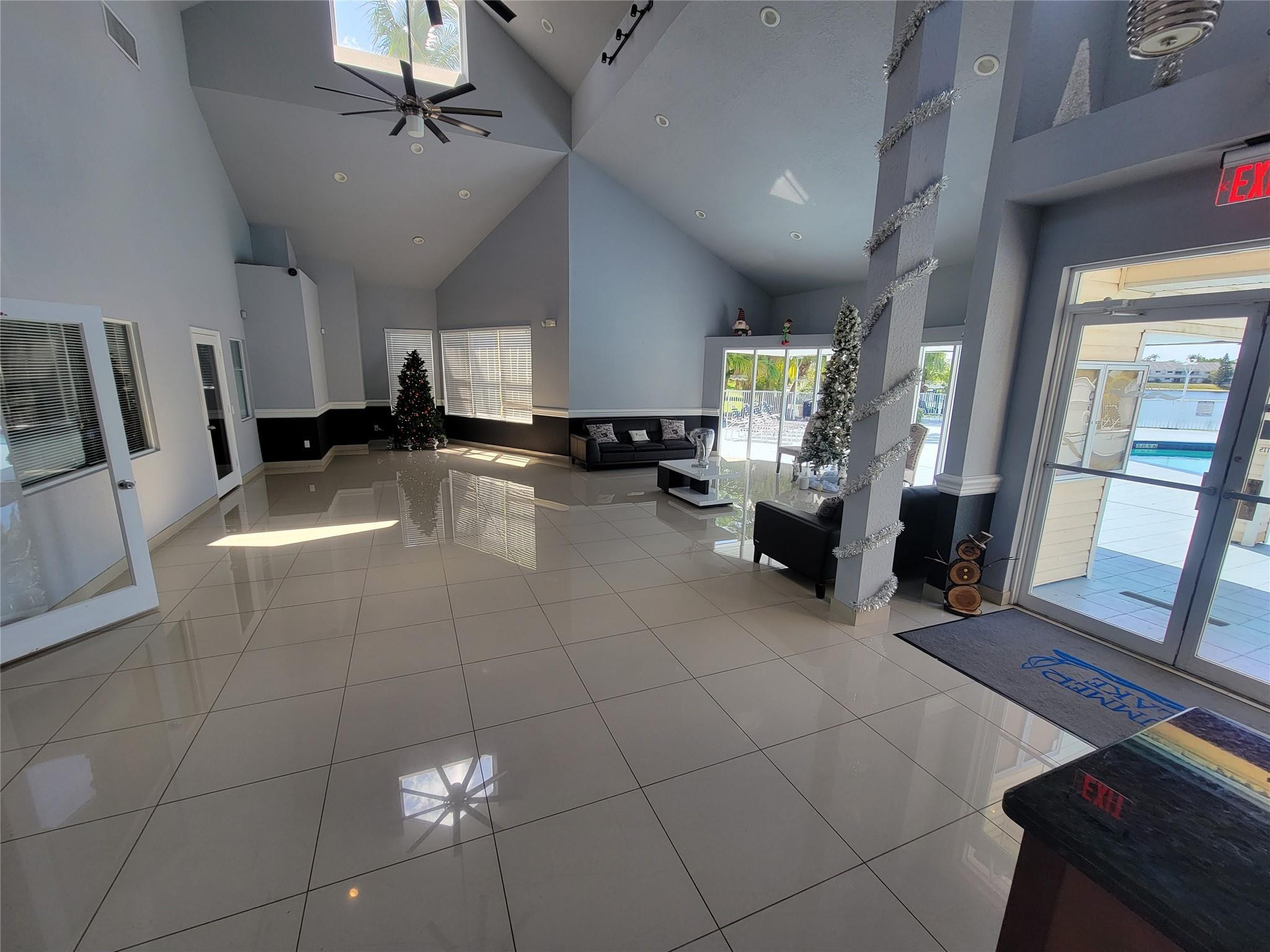 SUMMER LAKE - Residential Lease
