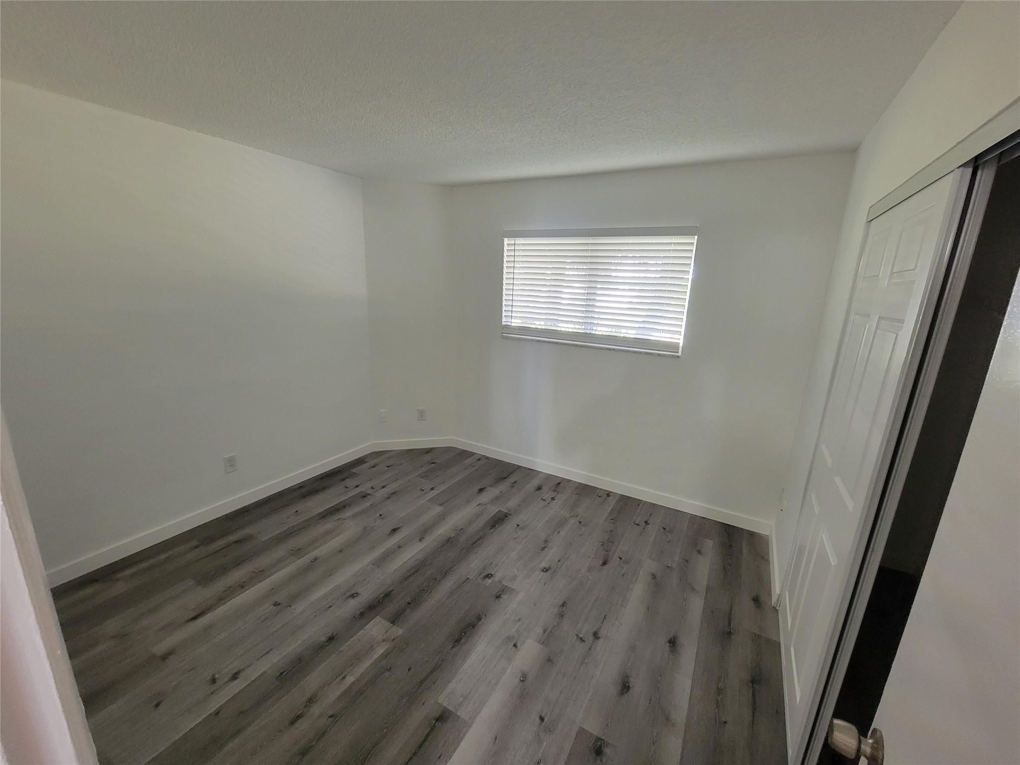 SUMMER LAKE - Residential Lease