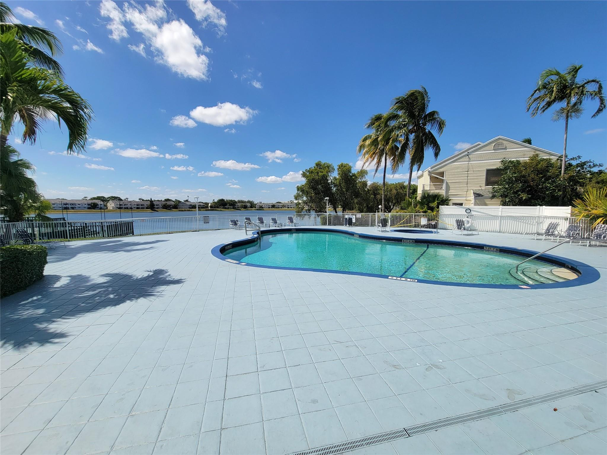 SUMMER LAKE - Residential Lease