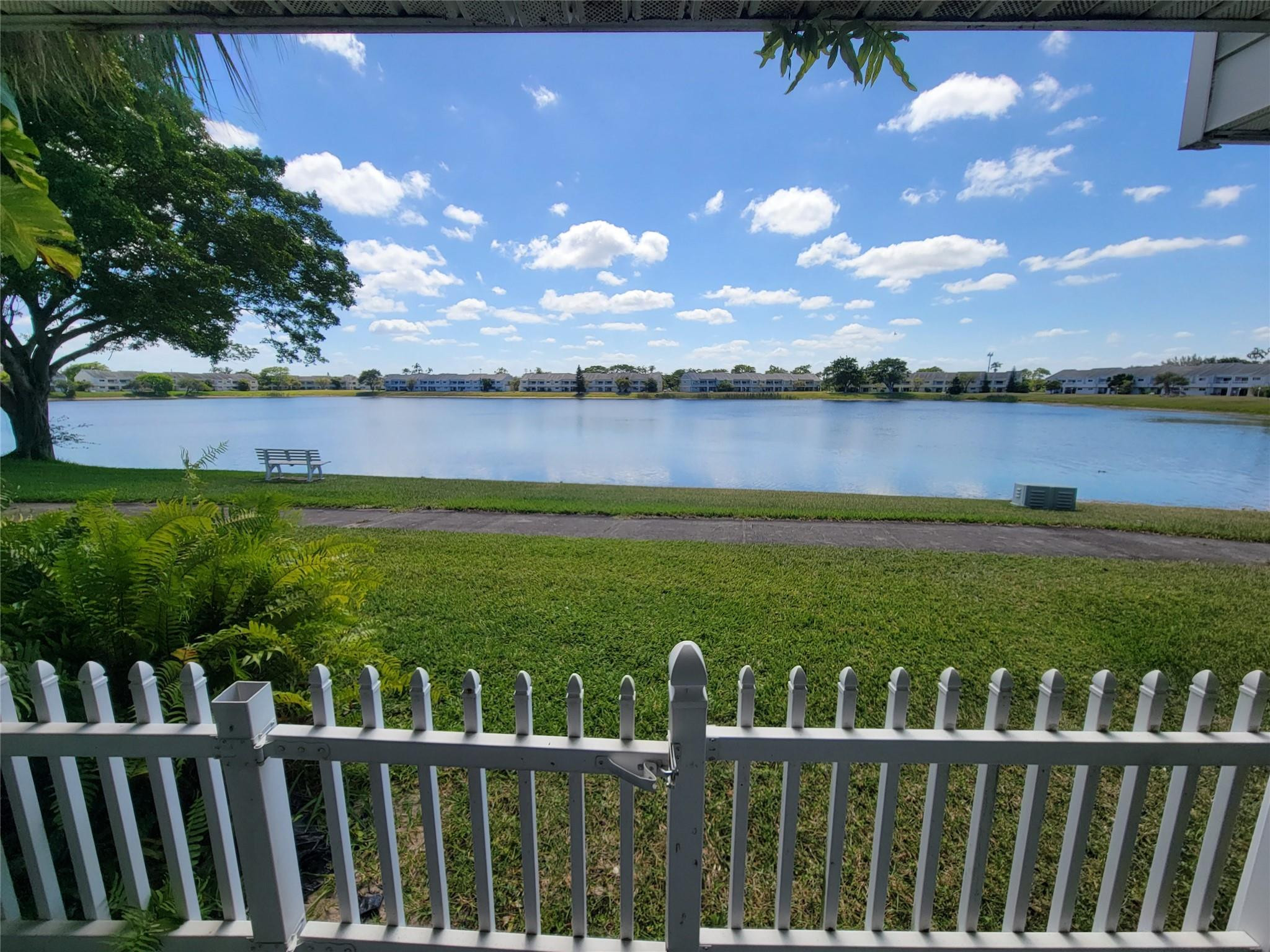 SUMMER LAKE - Residential Lease