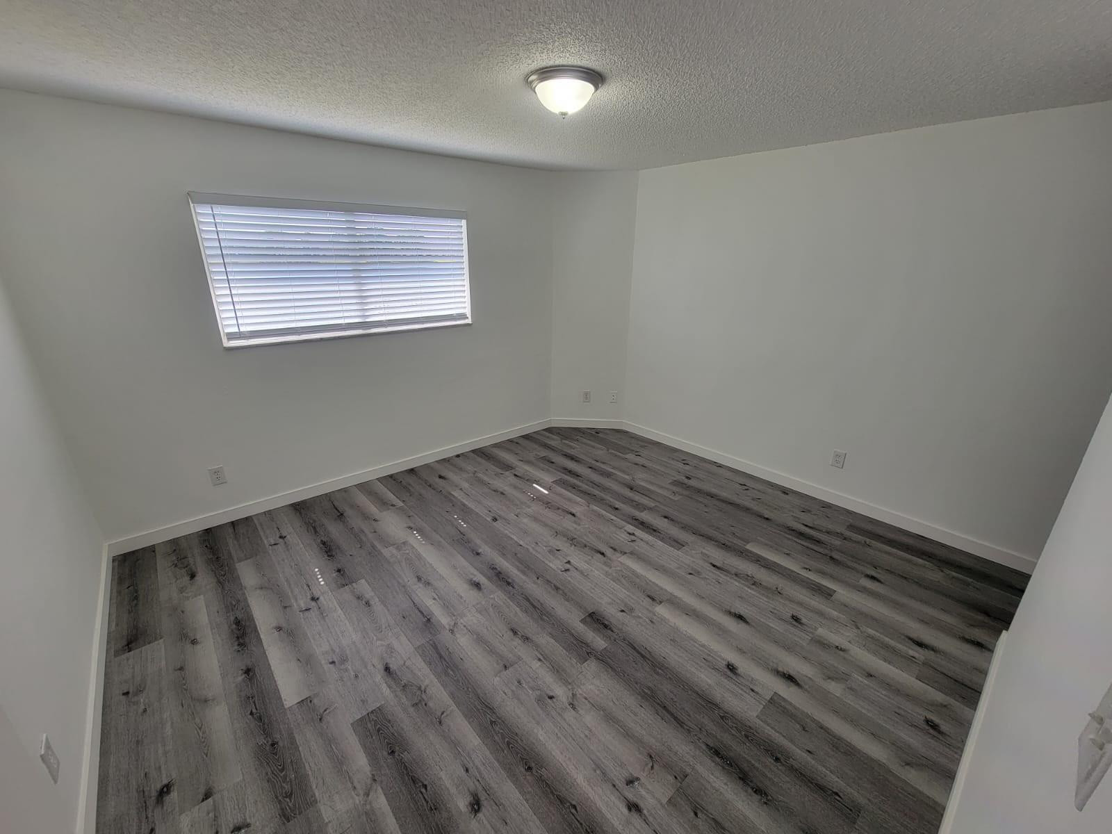 SUMMER LAKE - Residential Lease