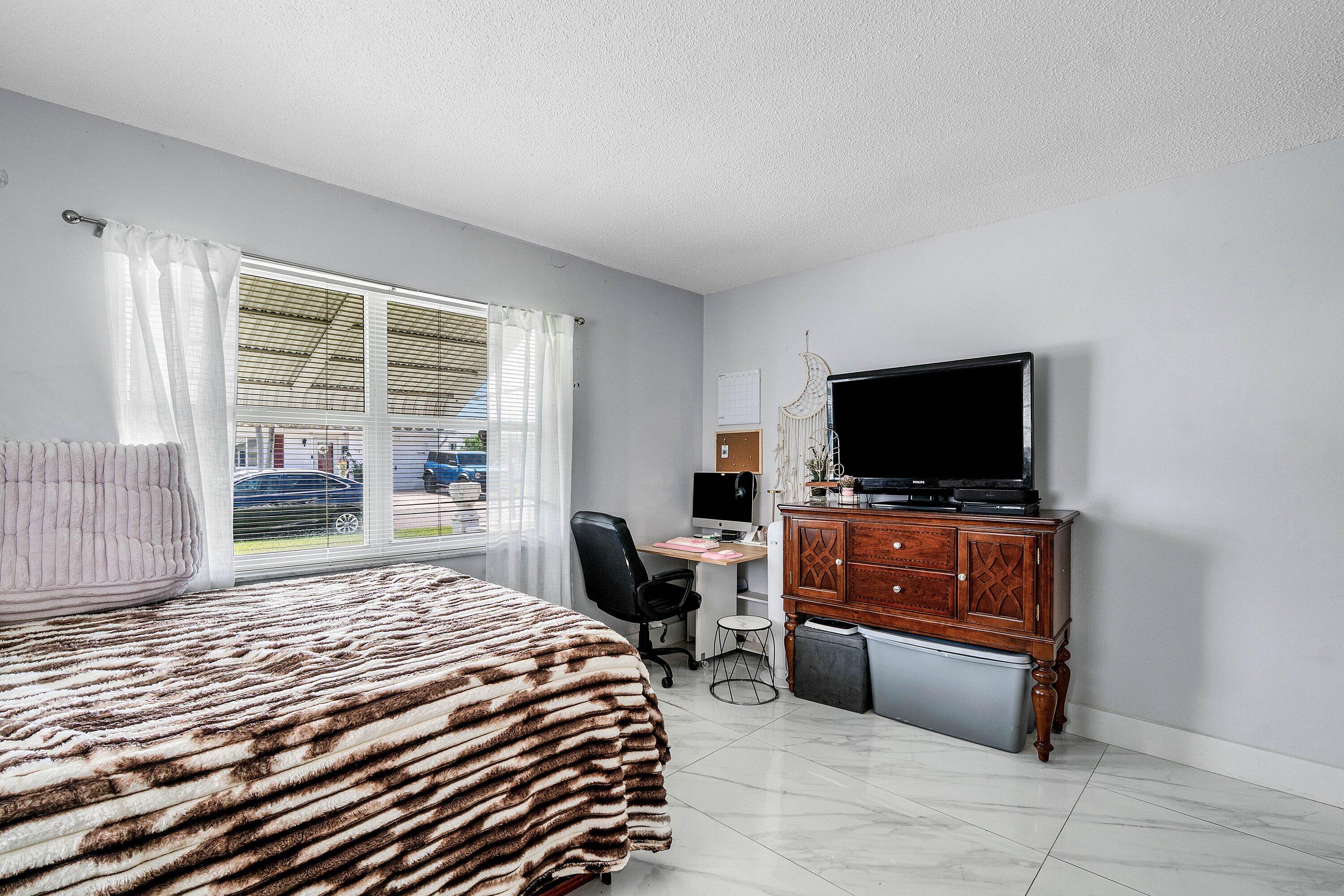 PALM BEACH LEISUREVILLE SEC 2 - Residential