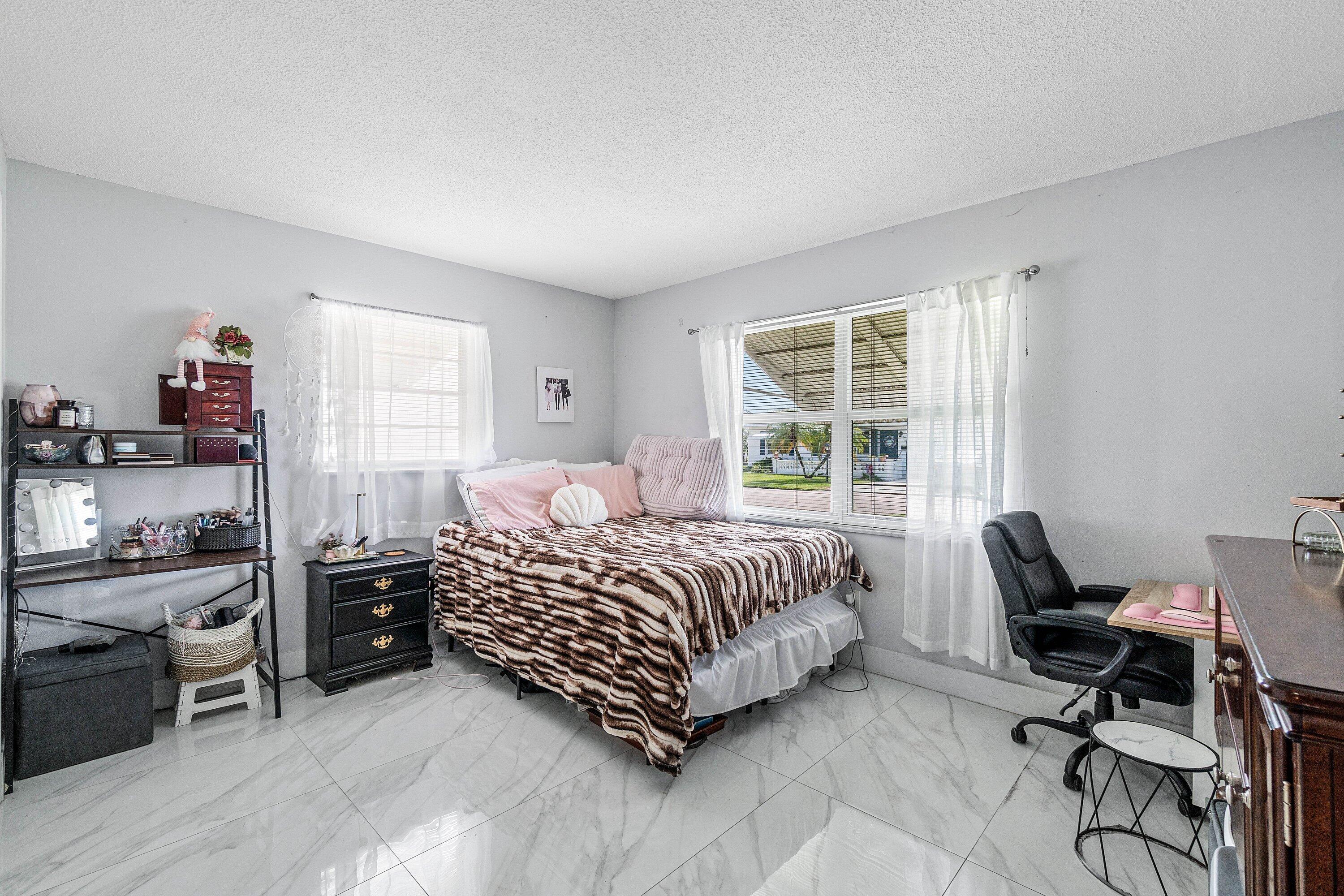 PALM BEACH LEISUREVILLE SEC 2 - Residential