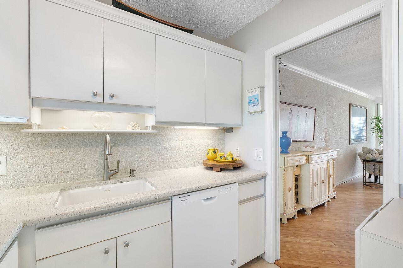 COVE BEACH CLUB CO-OP - Residential