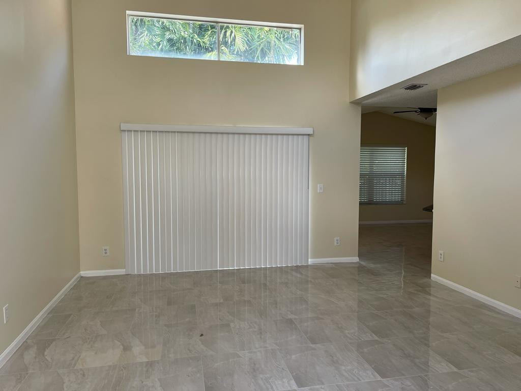 SILVER LAKES PHASE III - Residential Lease