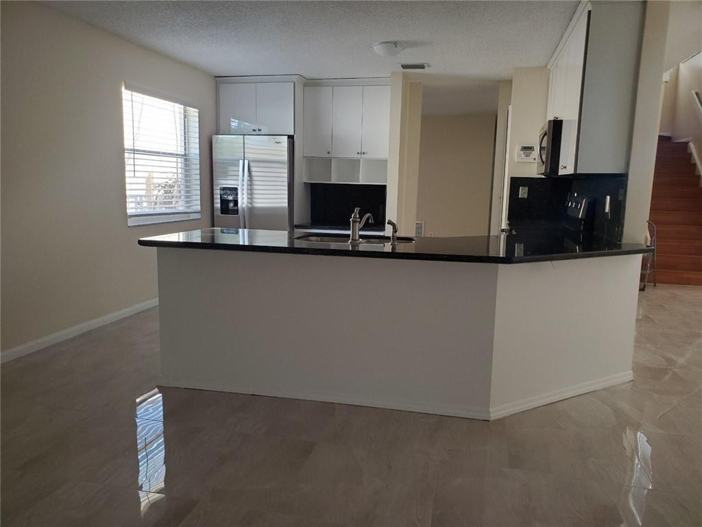 SILVER LAKES PHASE III - Residential Lease