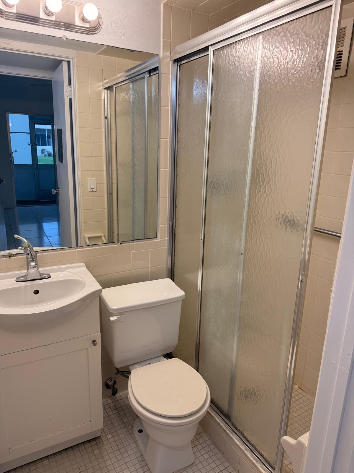 KENT CONDOS - Residential Lease