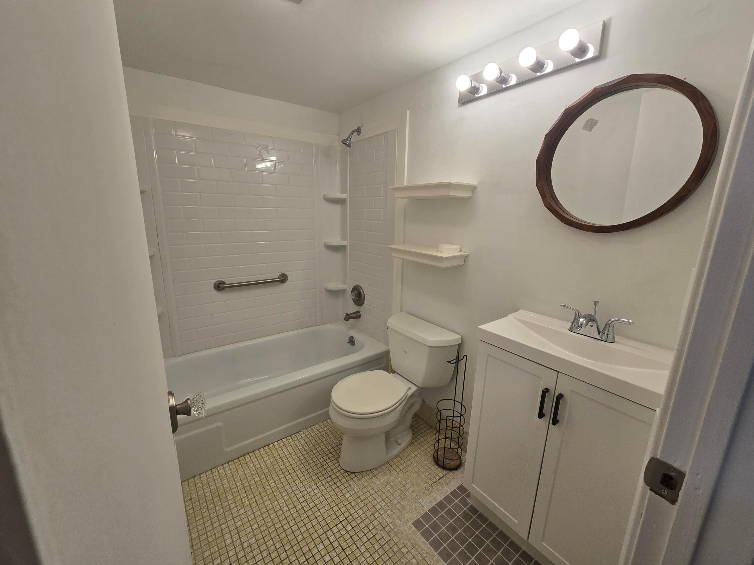 KENT CONDOS - Residential Lease