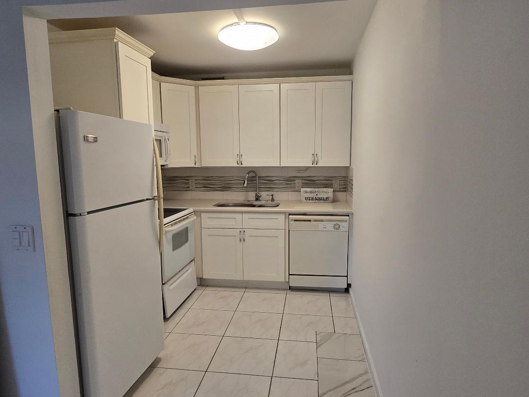 KENT CONDOS - Residential Lease