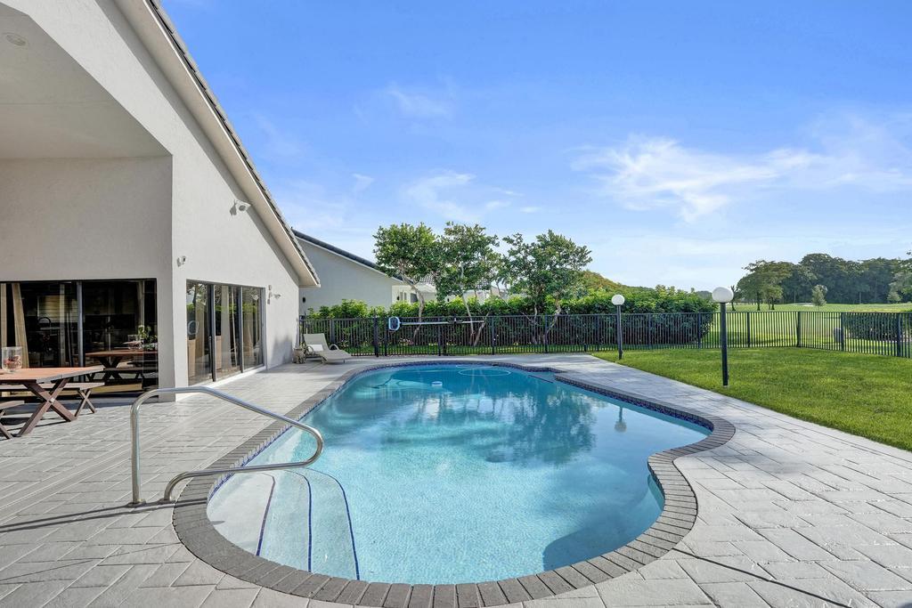 BOCA WOODS COUNTRY CLUB PH 3A - Residential