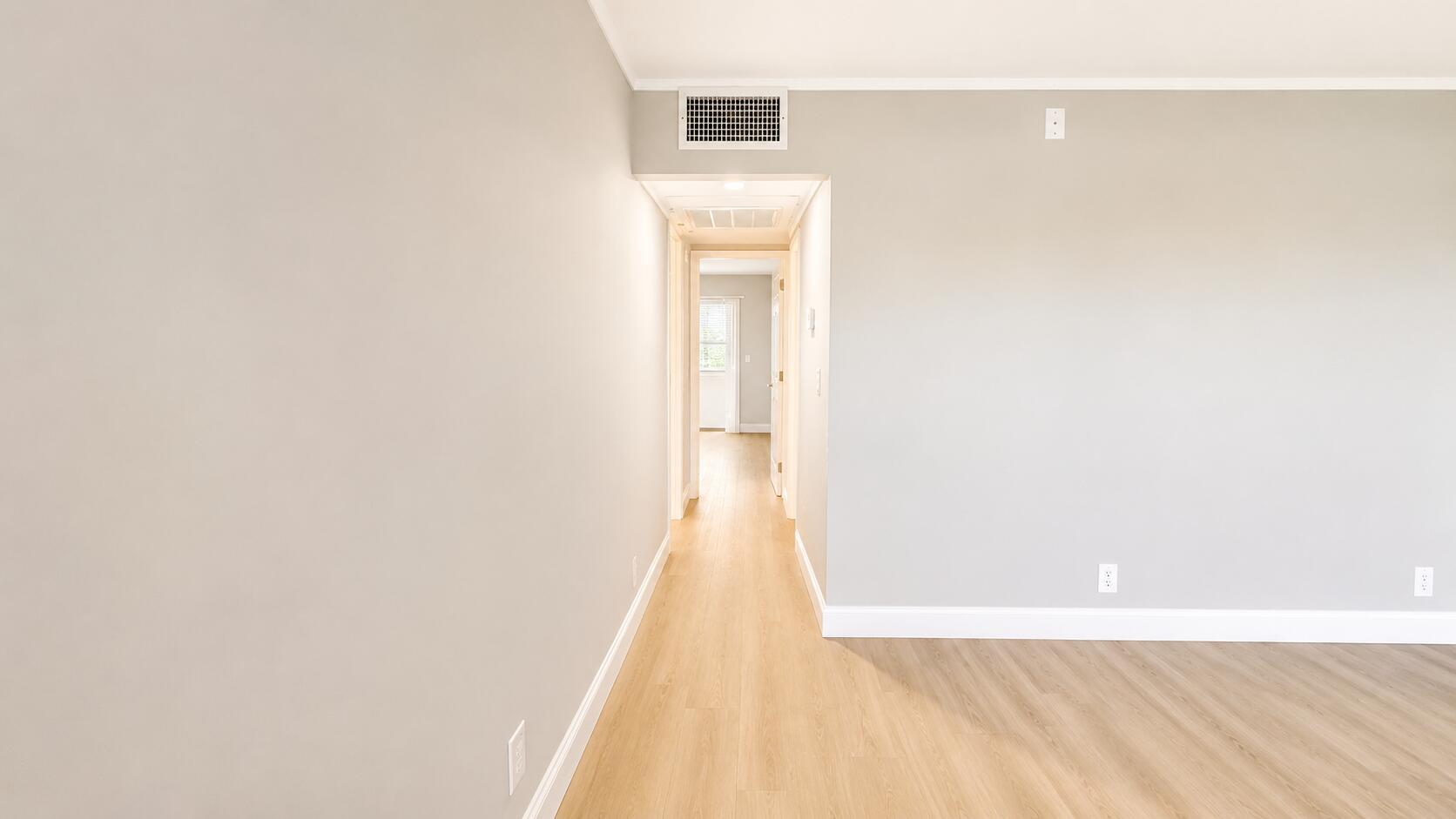 KINGS POINT SAXONY CONDOS - Residential