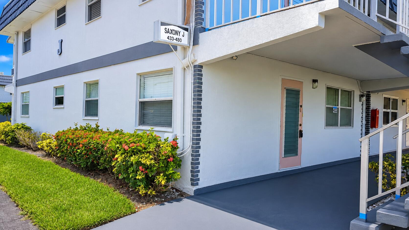KINGS POINT SAXONY CONDOS - Residential
