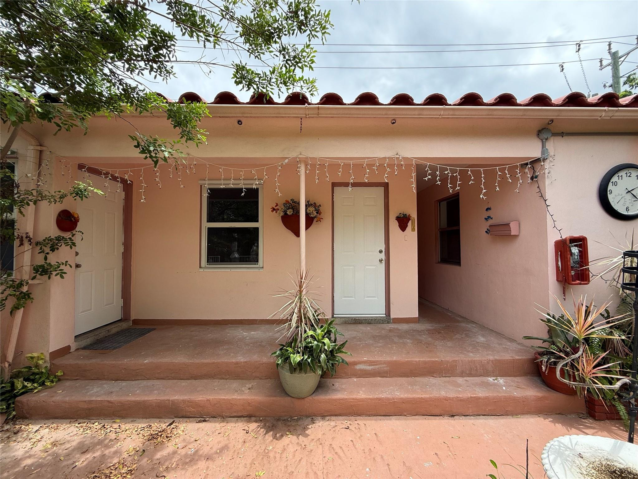 Hollywood South Side Add - Residential Lease