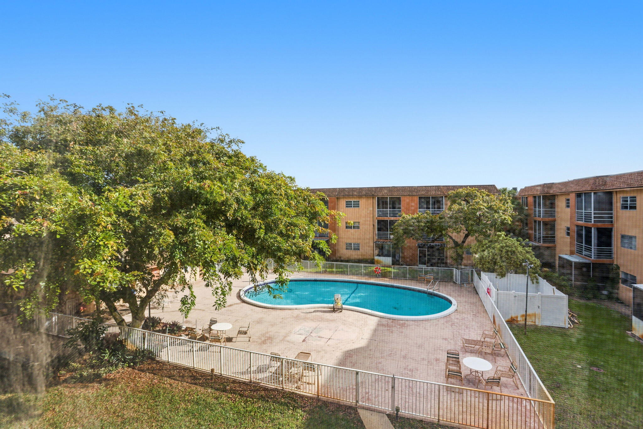 GARDENS AT LAUDERHILL CONDO - Residential